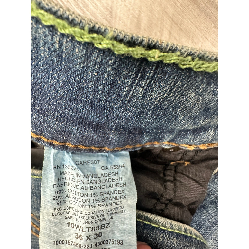 Wrangler Retro Slim Straight Jeans in Blue — Size 36x30 // Preowned