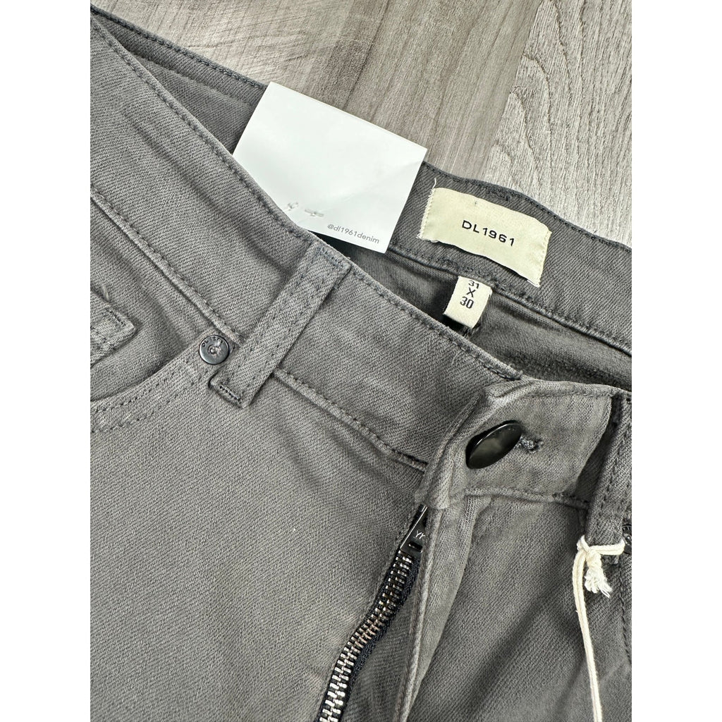 DL1961 Avery Relaxed Straight Jeans — Size 31x30