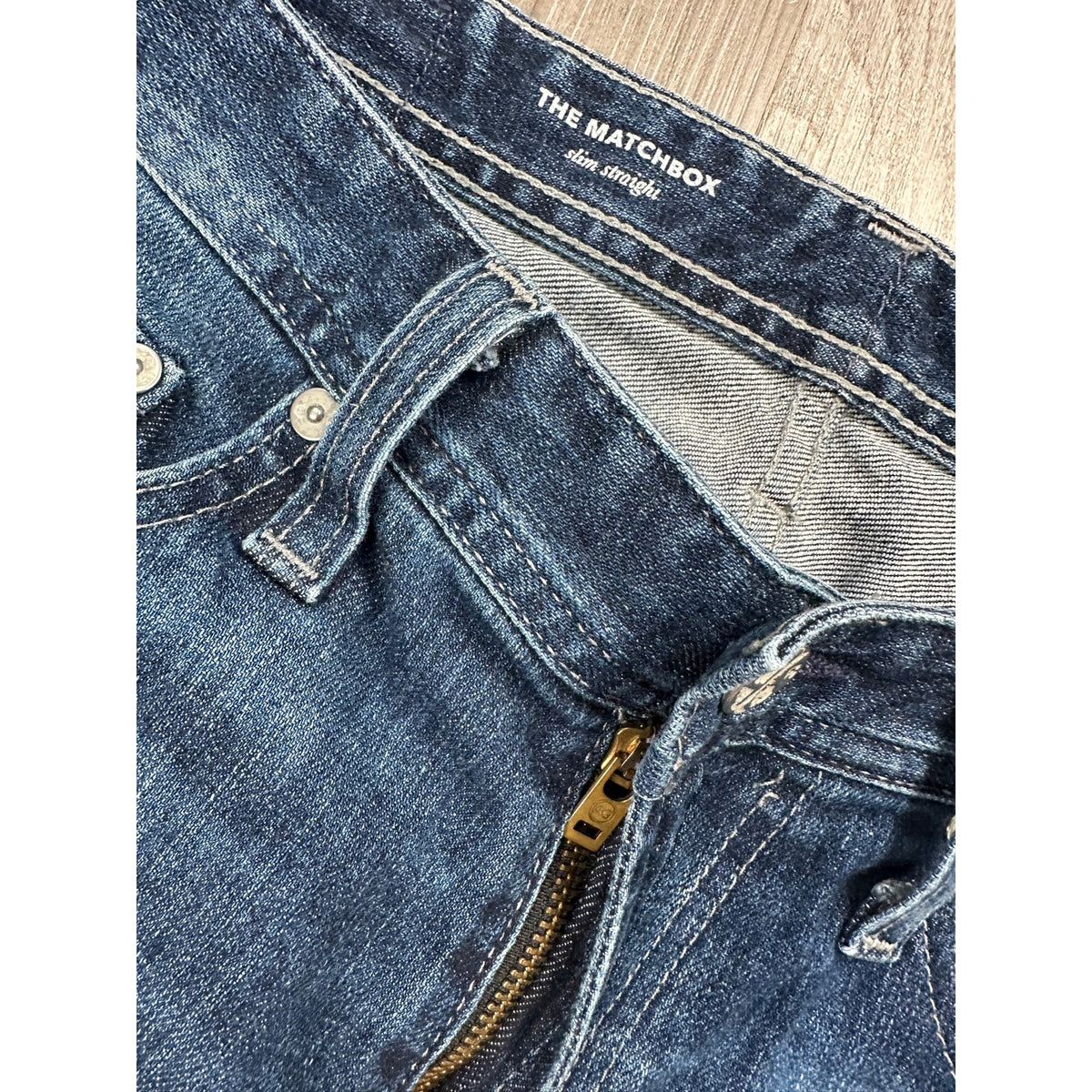 AG Adriano Goldschmied The Matchbox Slim Straight 15-Year Wash Lead Stretch Made in USA Jeans — Size 30 // Preowned