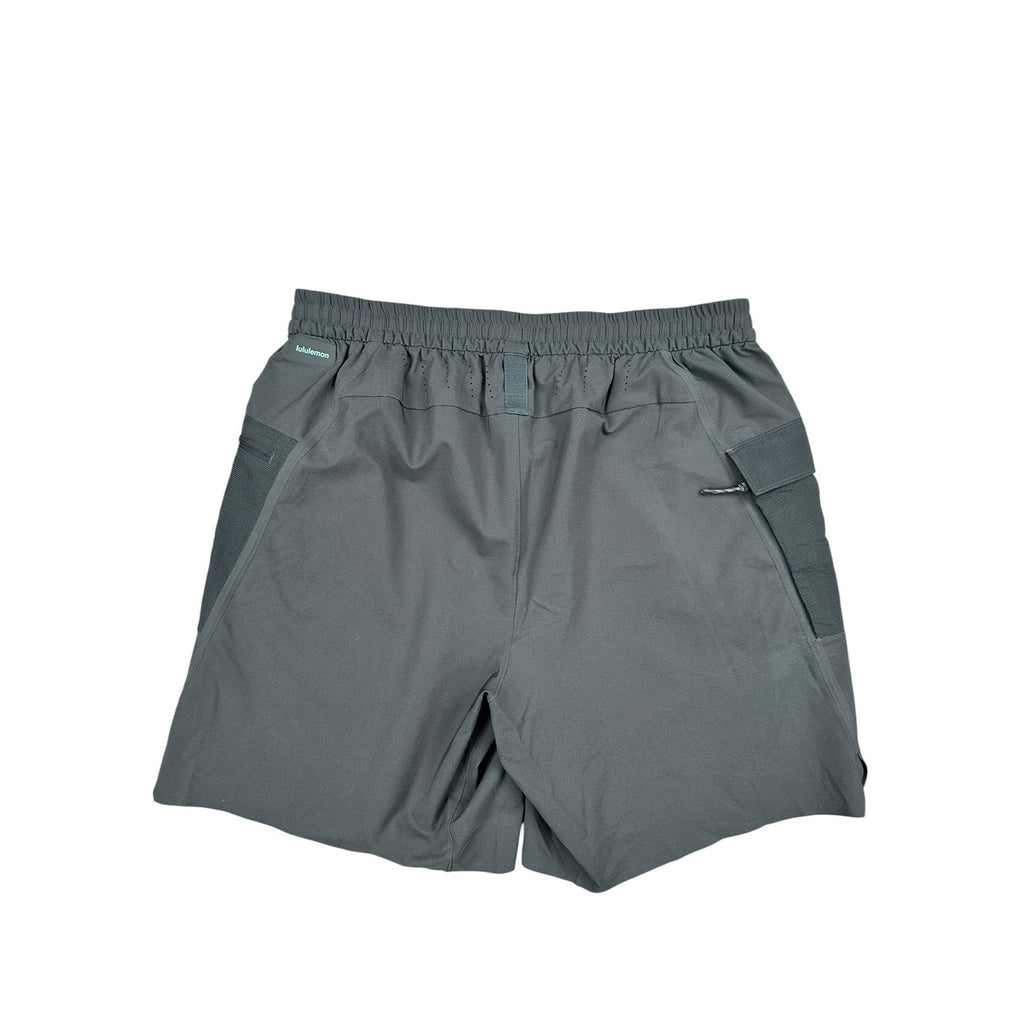 Lululemon Water Repellent 8" Hiking Shorts in Black — Size Large // Preowned