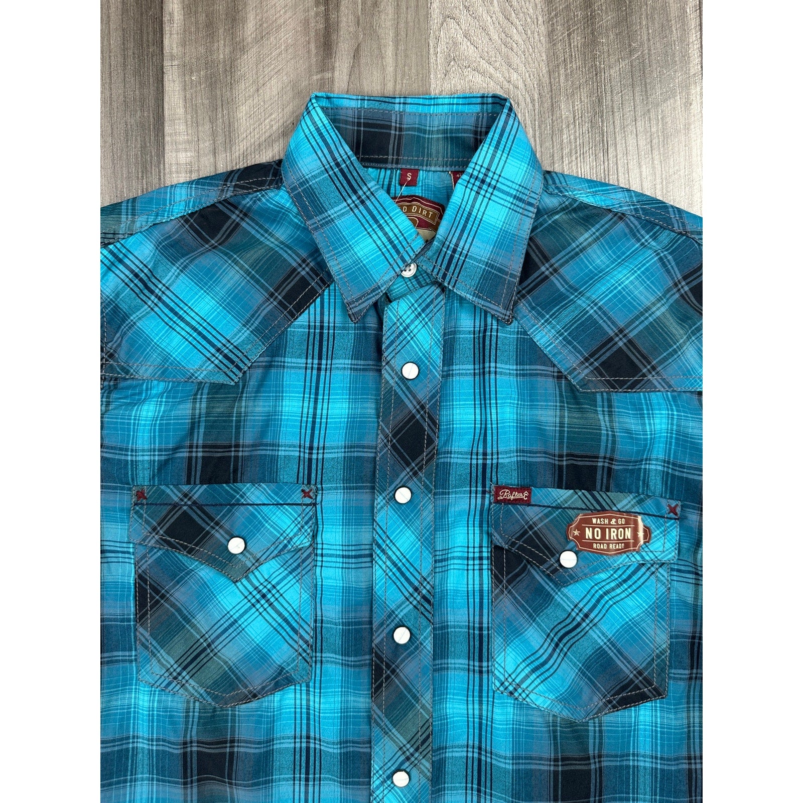 Rafter C Red Dirt Collection Plaid Non Iron Long Sleeve Pearl Snap in Turquoise, Black, Gray — Size Small