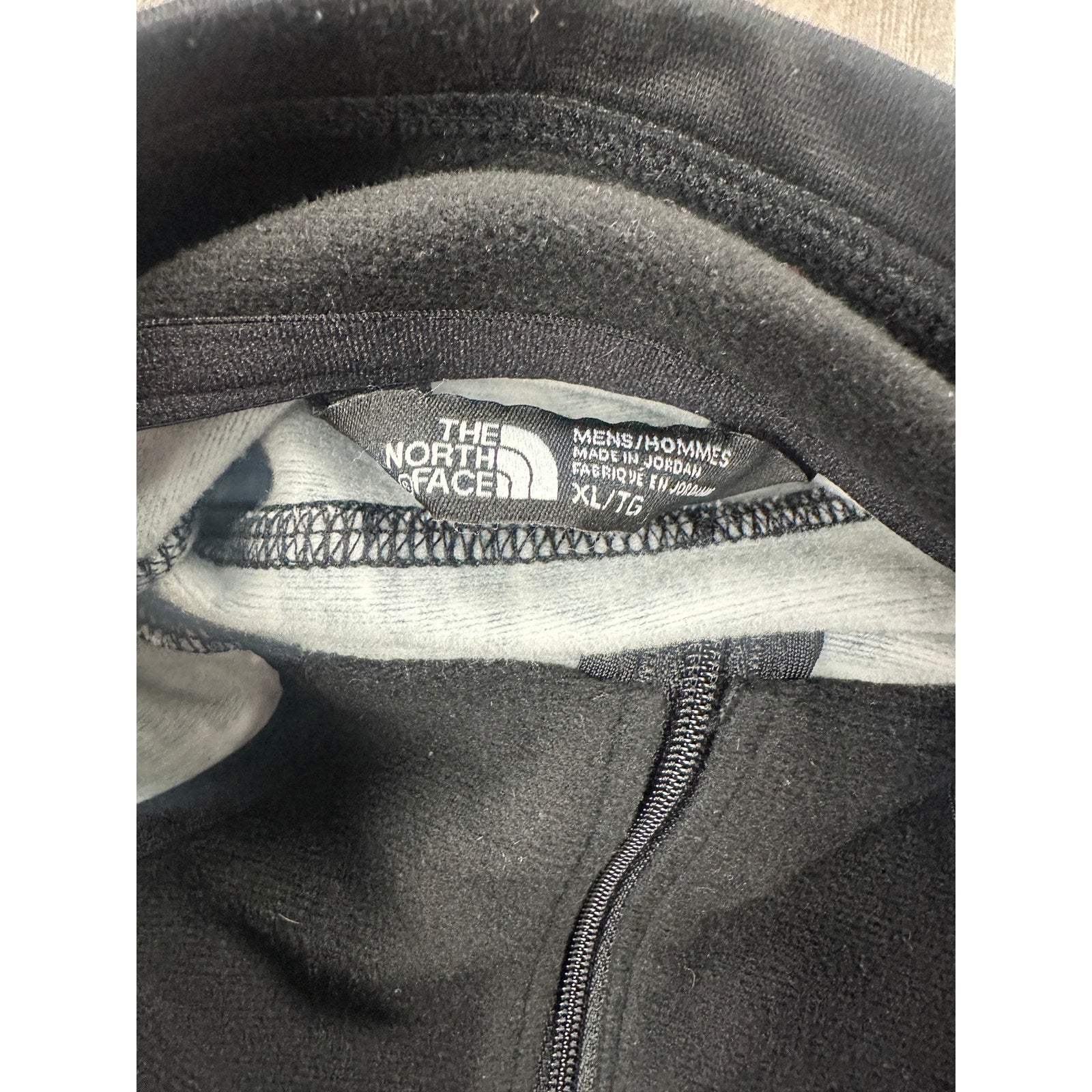 The North Face Activewear Quarter Zip Pullover in Black Gray and White — Size XL // Preowned