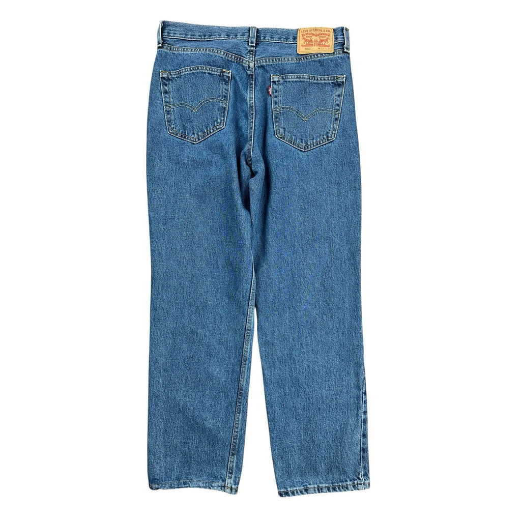 Levi's 550 Relaxed Fit Jean in Medium Wash Blue — Size 32x30 // Preowned