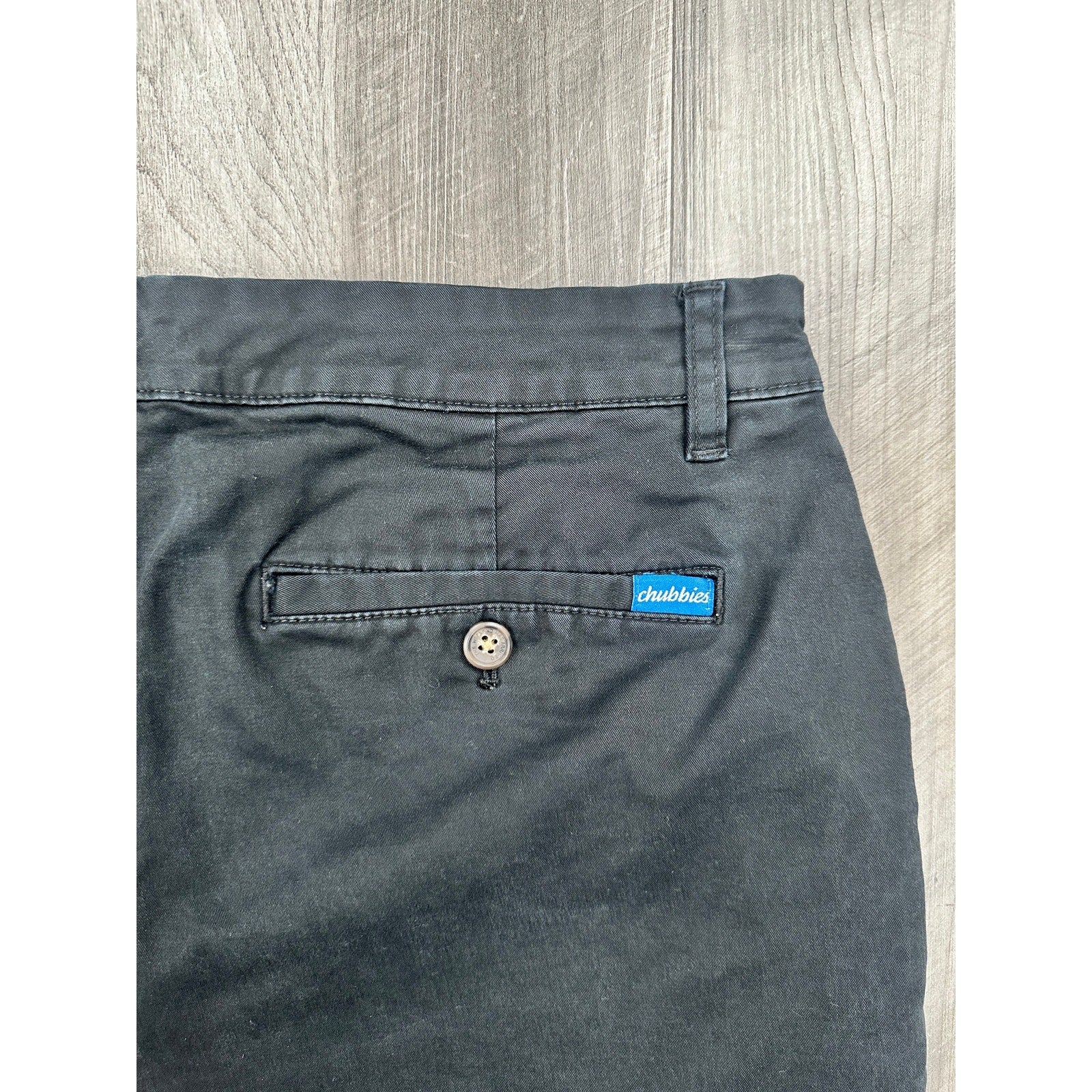 Chubbies The Flat Front Collection Regular Fit 7" Chino Shorts in Shadowstorm Black — Size 32 // Preowned