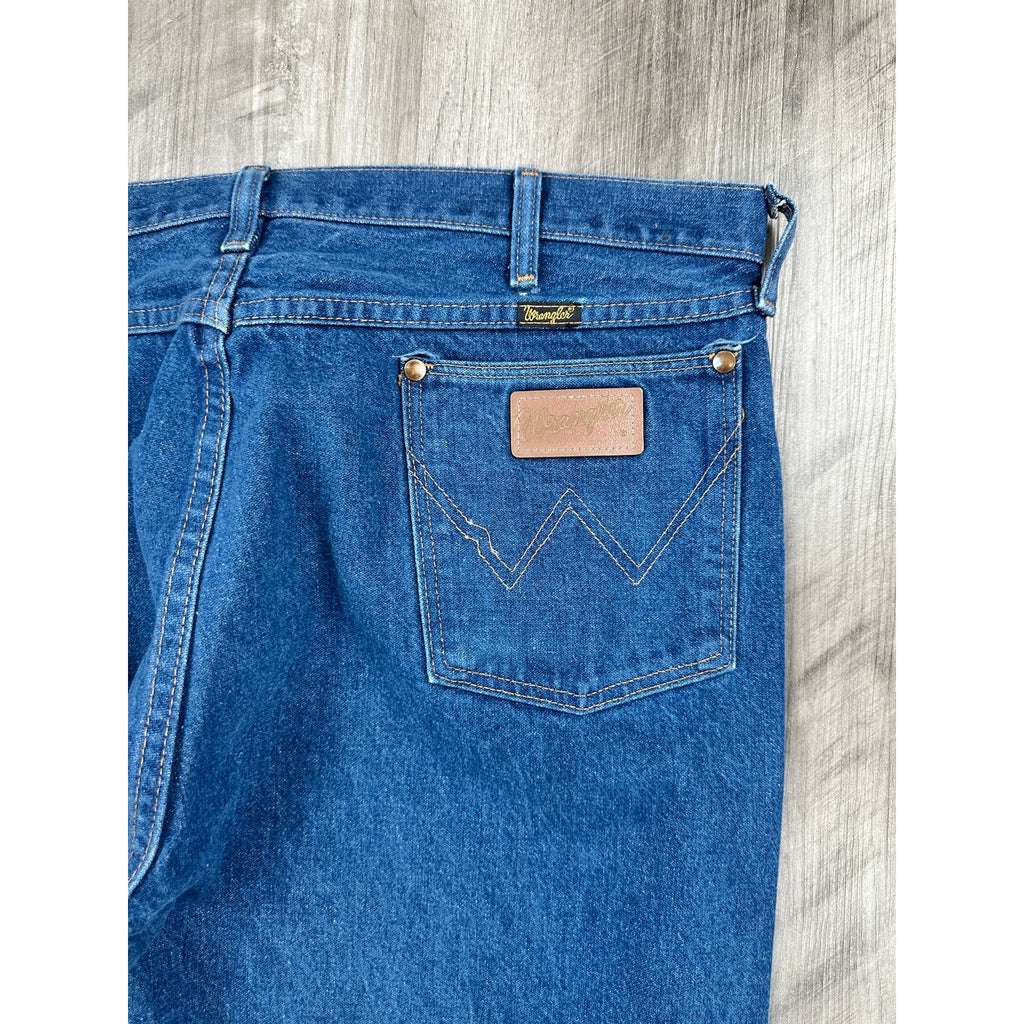 Wrangler Made in USA Vintage Cowboy Cut Original Fit Jeans in Blue — Size 40x30 // Preowned