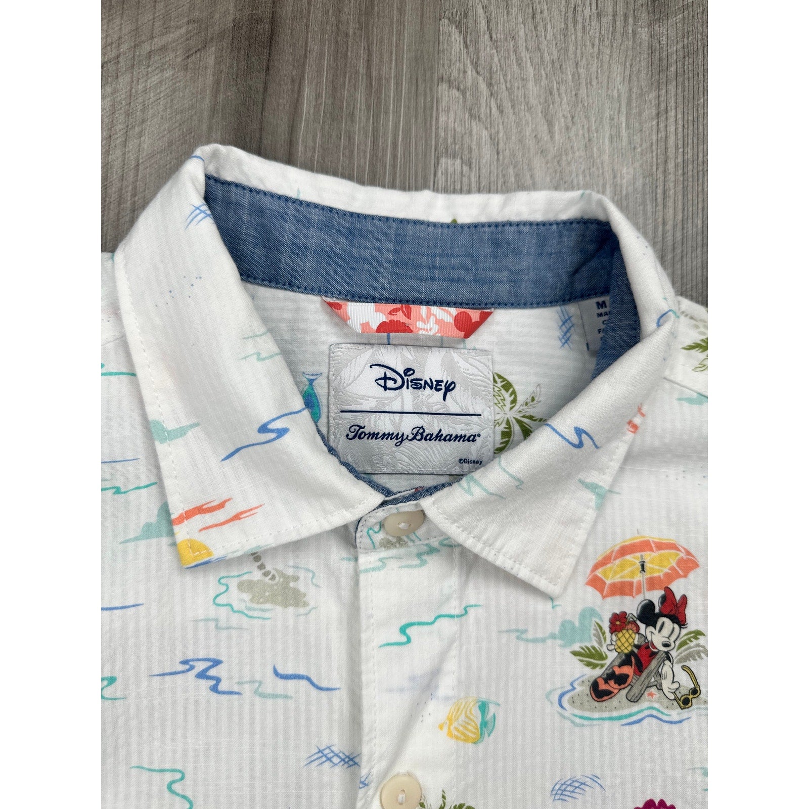 Disney x Tommy Bahama Short Sleeve Beach Vacation Shirt in White with Multi Print — Size Medium // Preowned