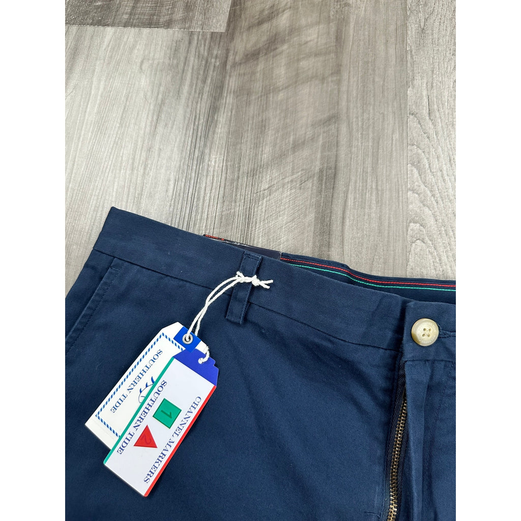 Southern Tide 9-Inch Channel Marker Chino Shorts in Navy — Size 36