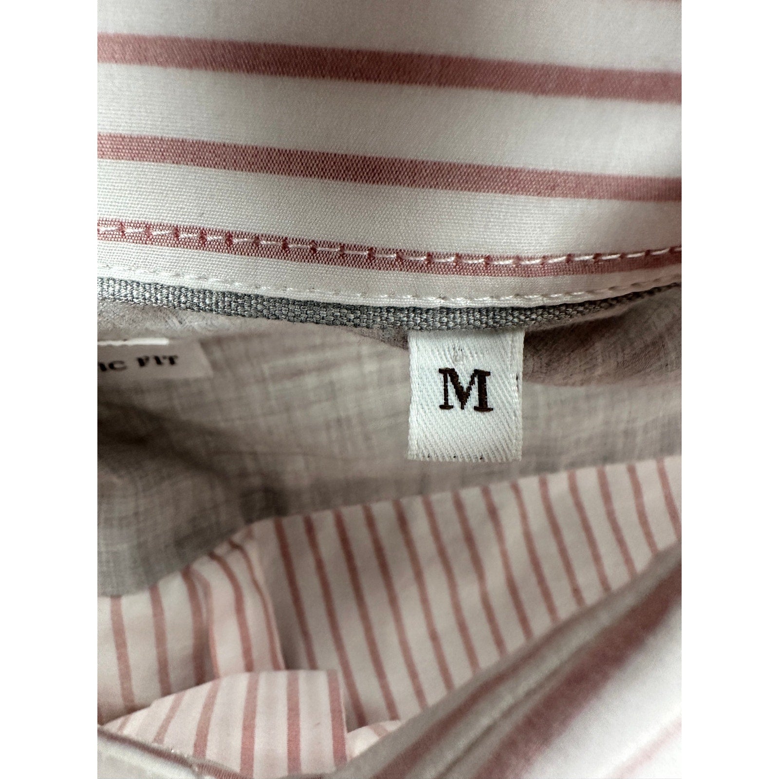 Brunello Cucinelli Made in Italy Basic Fit Striped Long Sleeve Button Down in White Coral — Size Medium