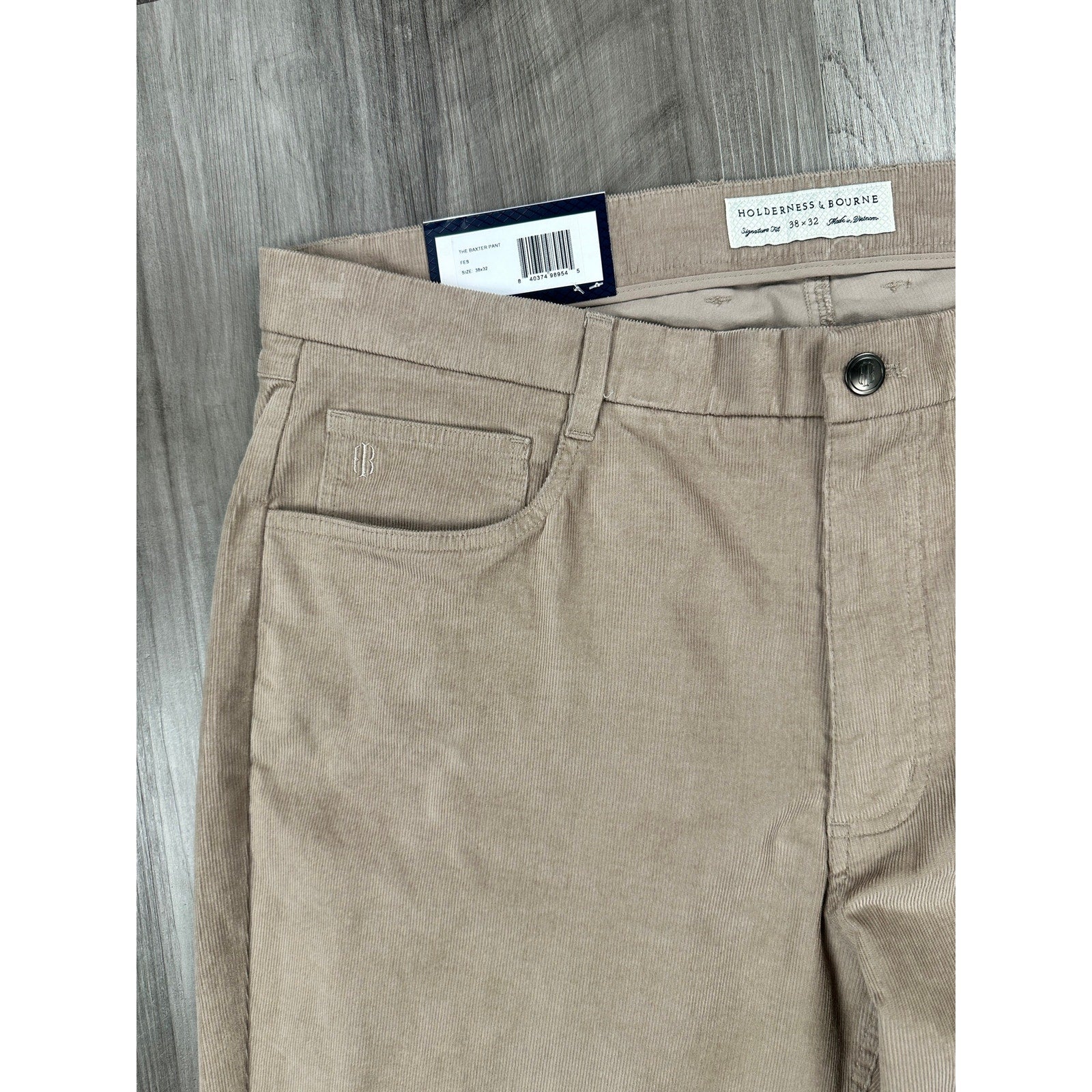 Holderness & Bourne The Baxter Corduroy Pants in Fescue — Size 38x32