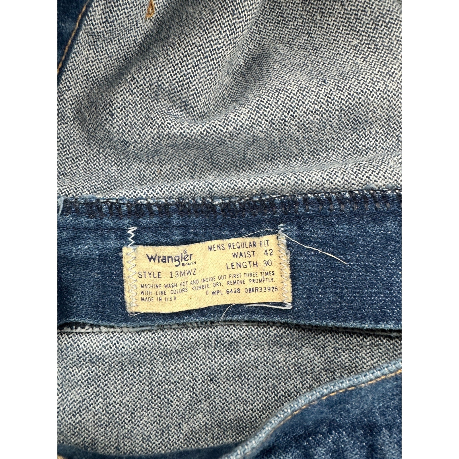 Wrangler Made in USA Vintage Cowboy Cut Original Fit Jeans in Blue — Size 42x30 // Preowned