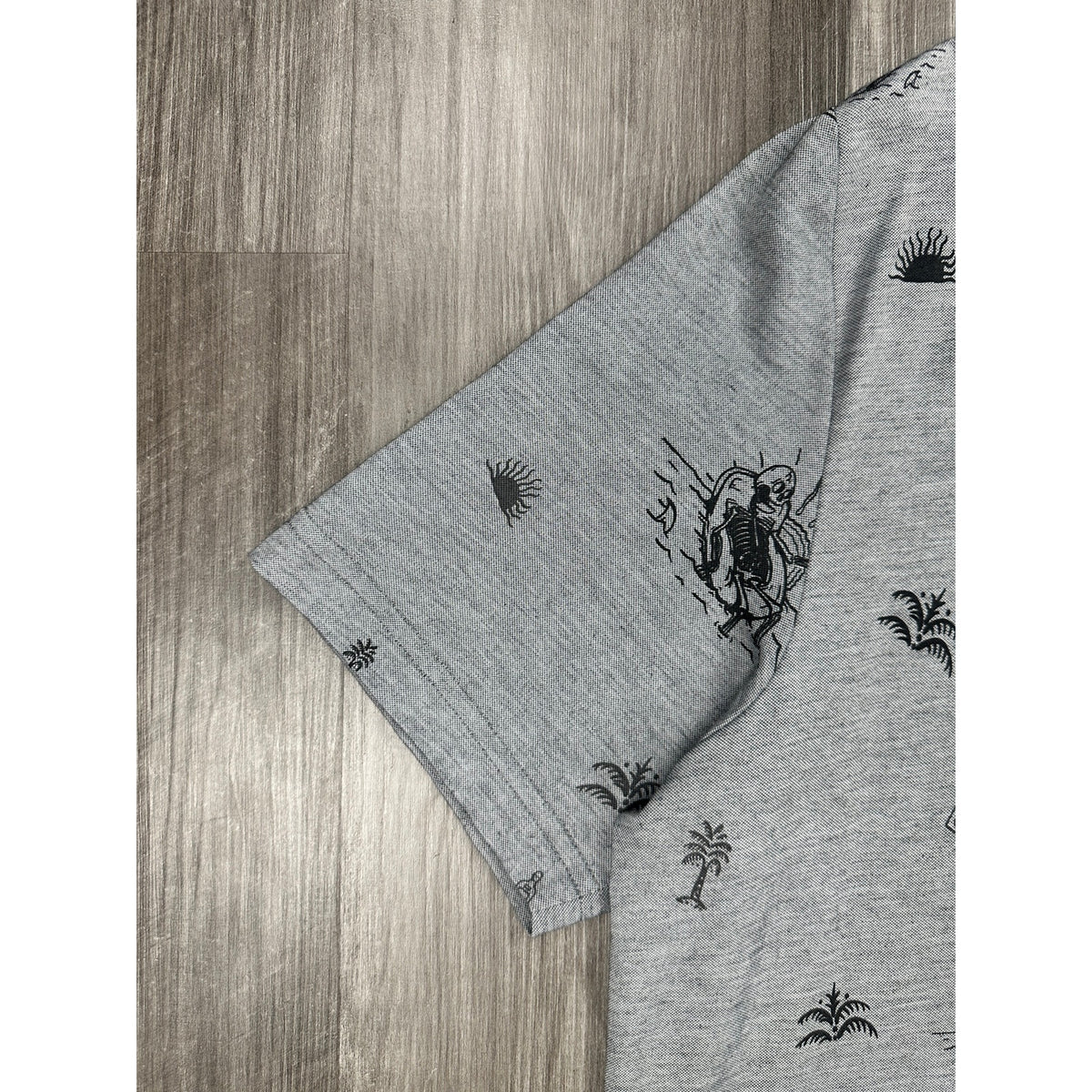 Travis Mathew Ice Breaker Skeleton Vacation Golf Polo — Size Large // Preowned