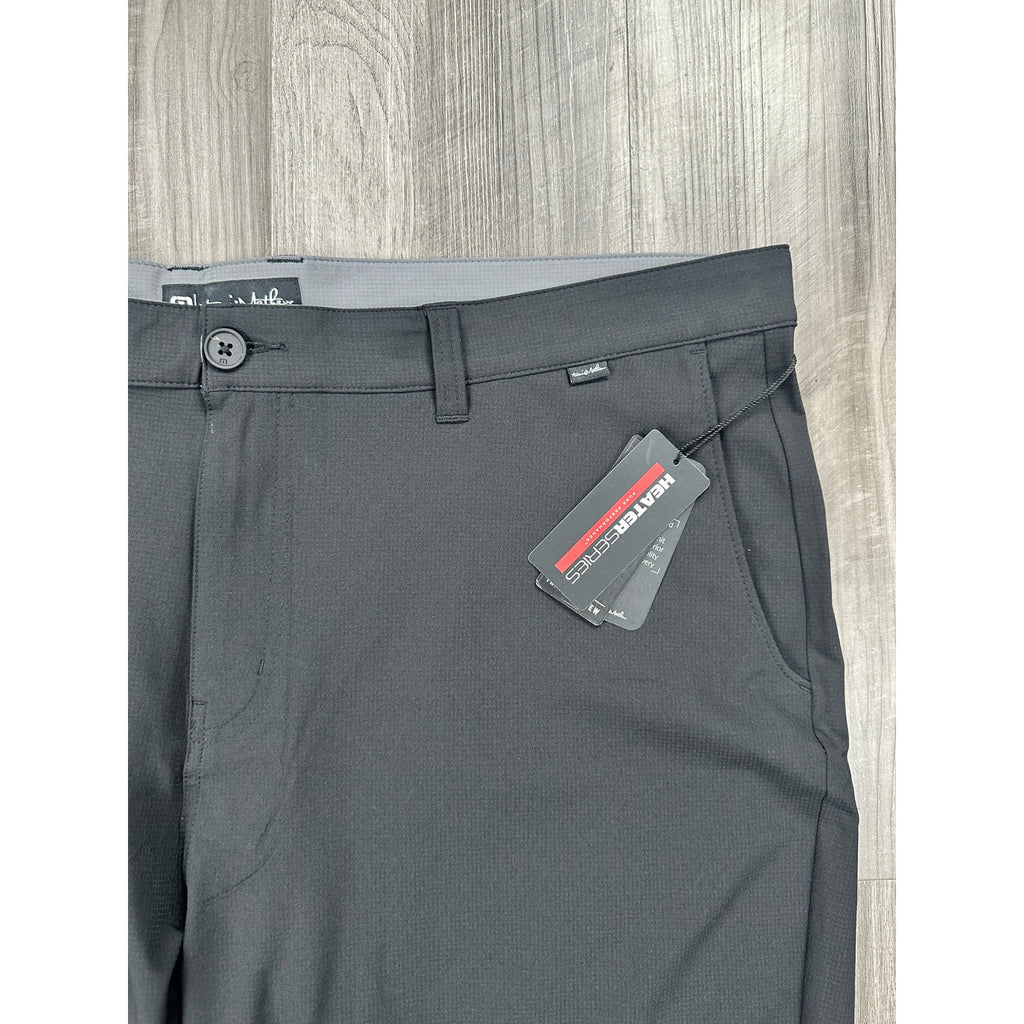 Travis Mathew Starnes 9-Inch Golf Shorts in Black — Size 42