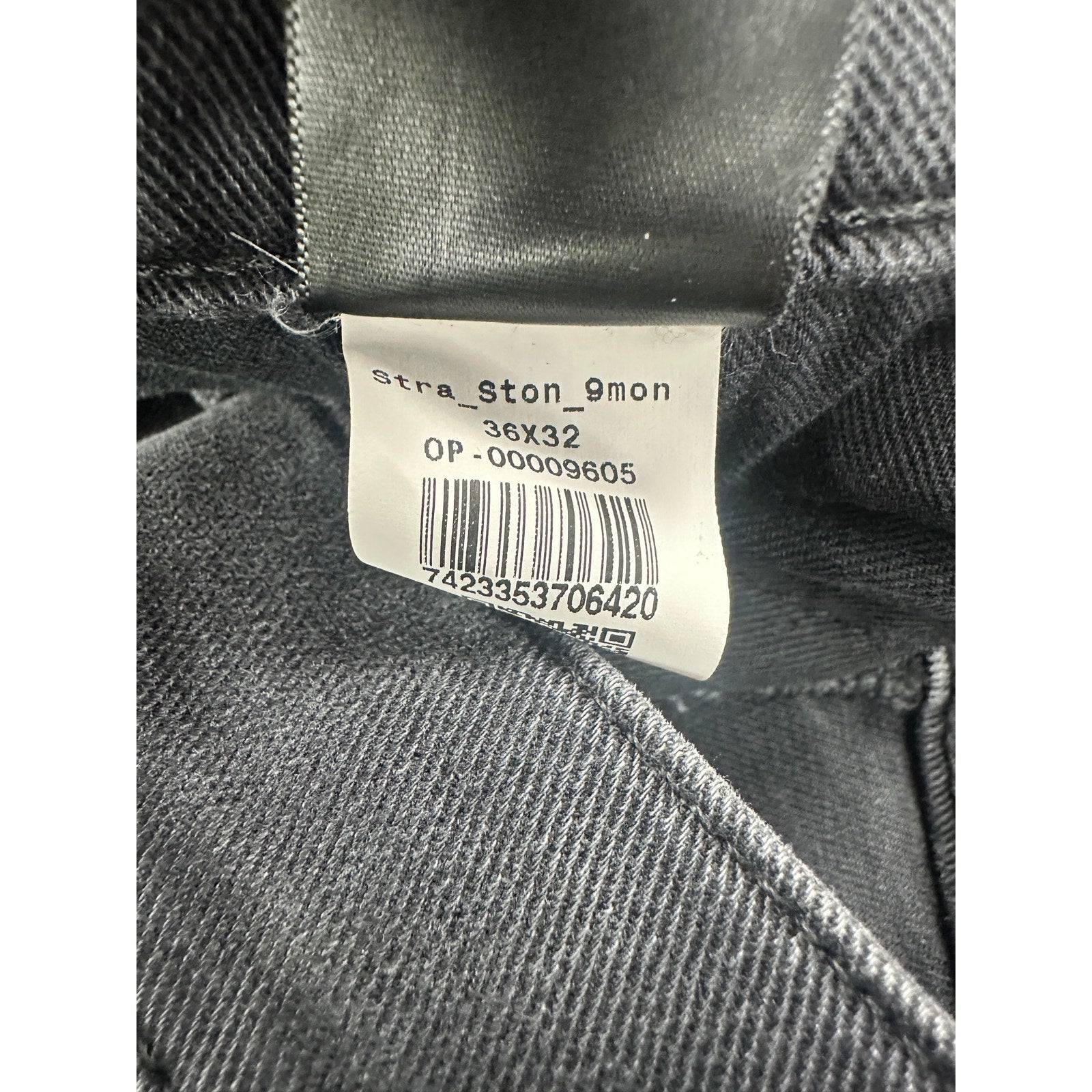 Mott and Bow Straight Stone Washed Jean in Black — Size 36x32 // Preowned