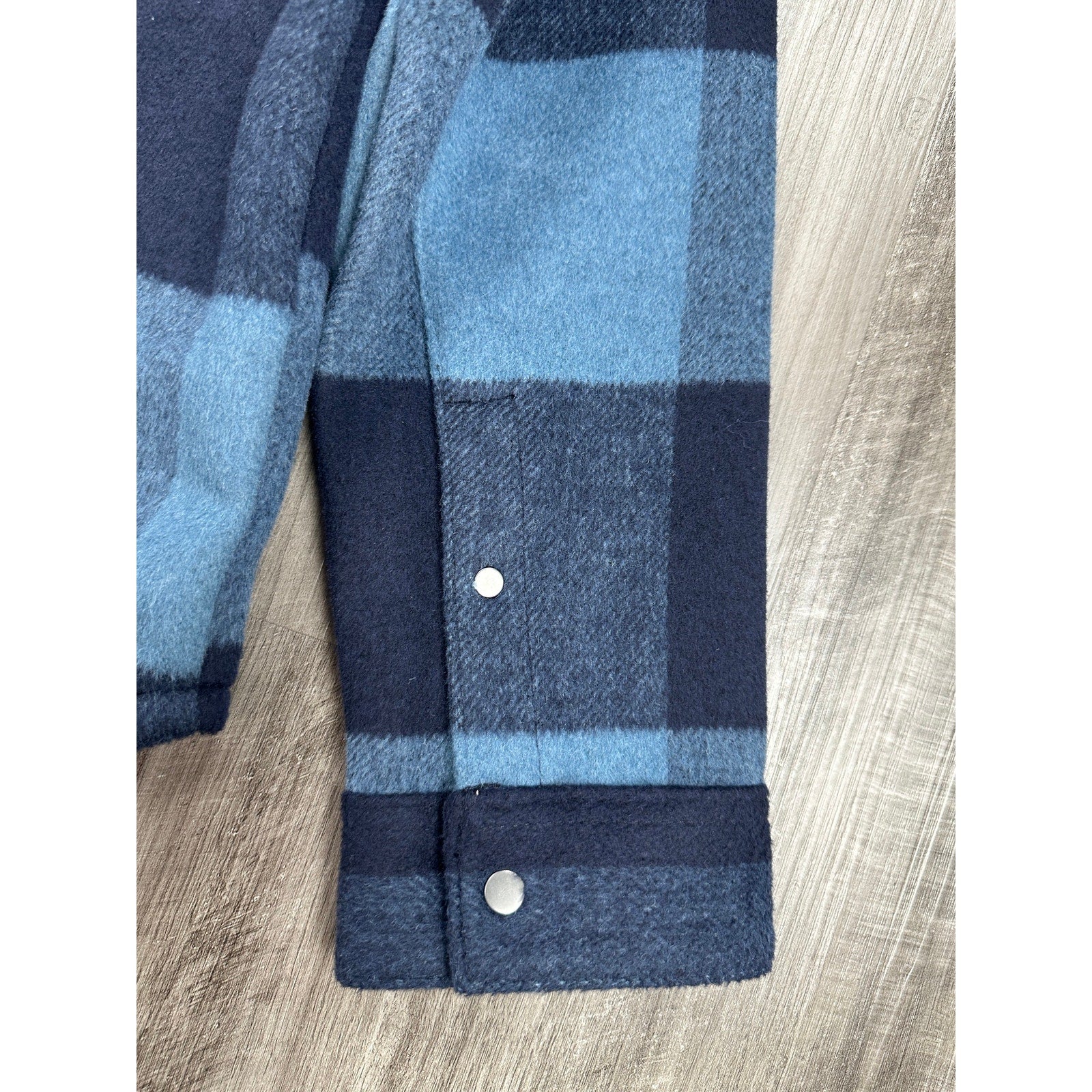 VRST Wool Blend Plaid Shirt Jacket Shacket in Navy Blue Checkered — Size Medium // Preowned