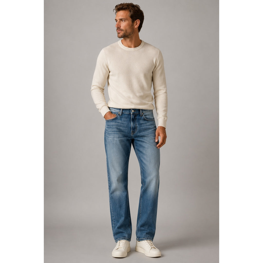 7 For All Mankind Austyn Luxe Performance Relaxed Straight Leg Jean in Medium Wash — Size 36