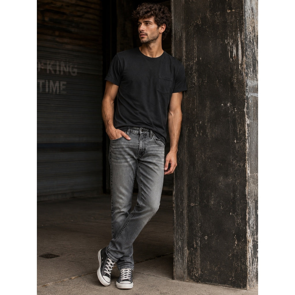 Joe's Jeans Slim Fit Jeans in Chase Washed Black — Size 32 // Preowned