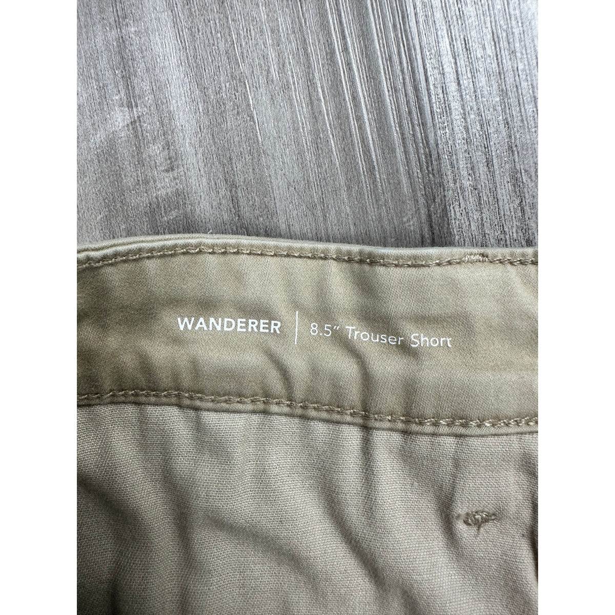 Adriano Goldschmied The Wanderer 8.5" Trouser Shorts — Size 33 // Preowned