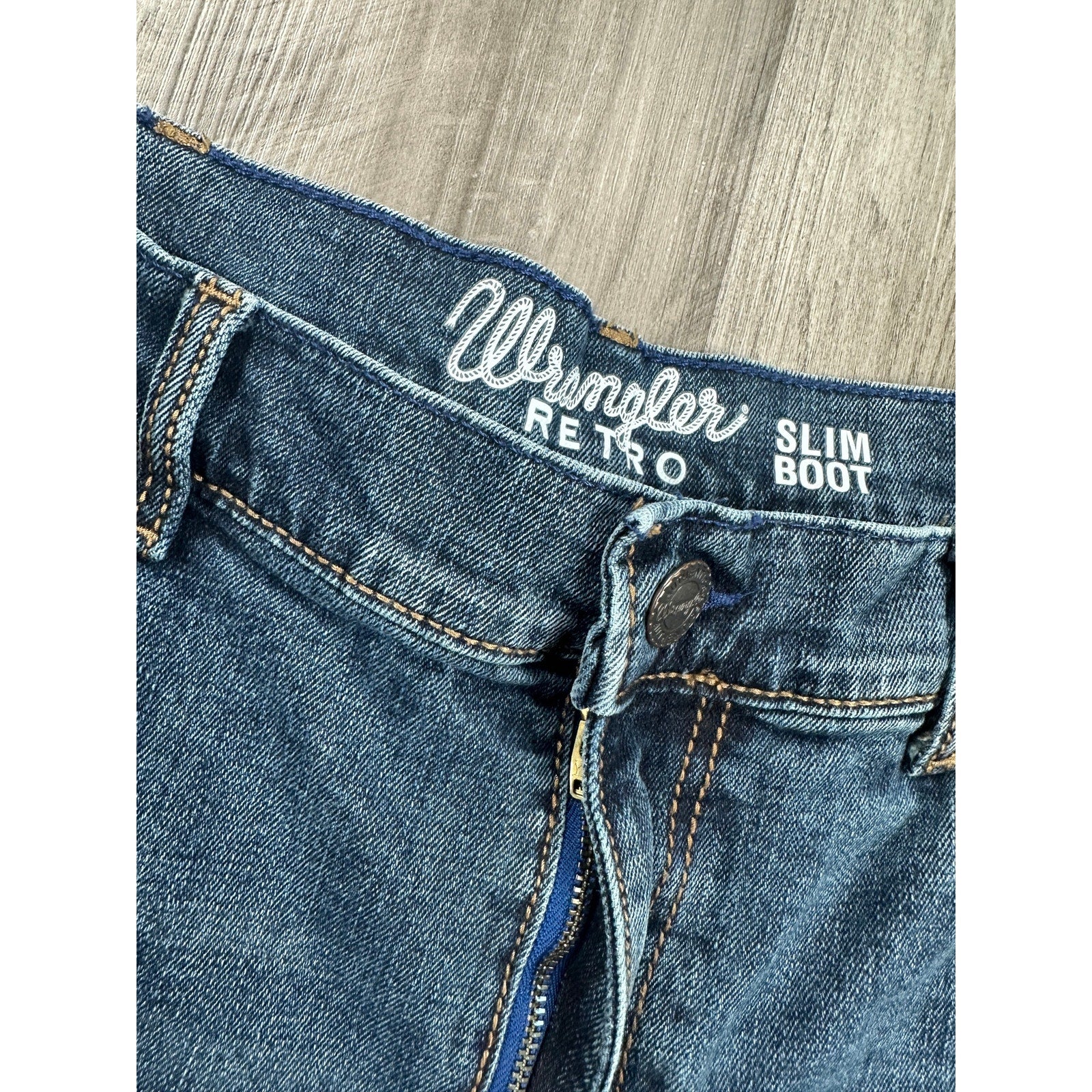 Wrangler Retro Slim Boot Cut Jean in Blue — Size 36x30 // Preowned