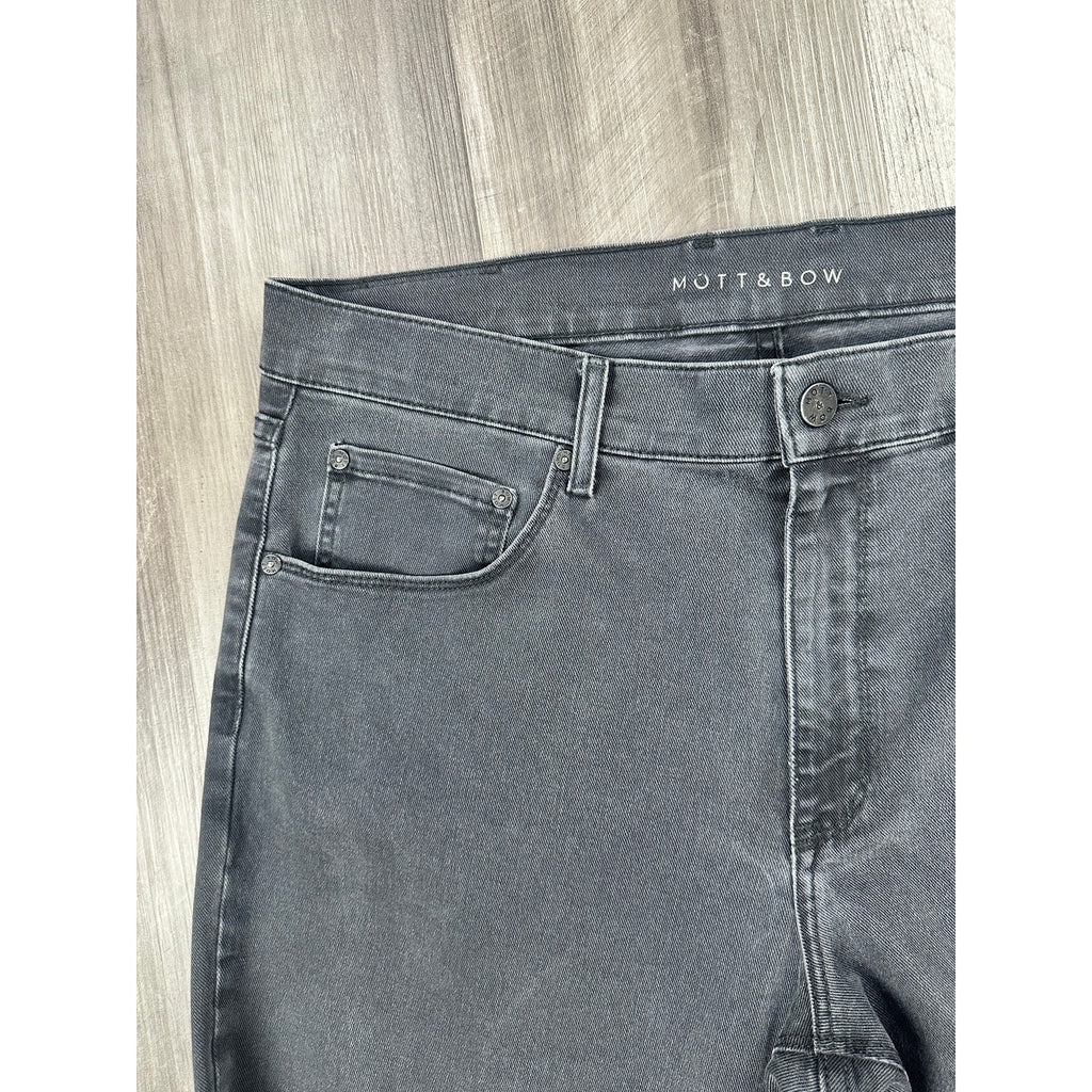 Mott and Bow Straight Stone Washed Jean in Black — Size 36x32 // Preowned