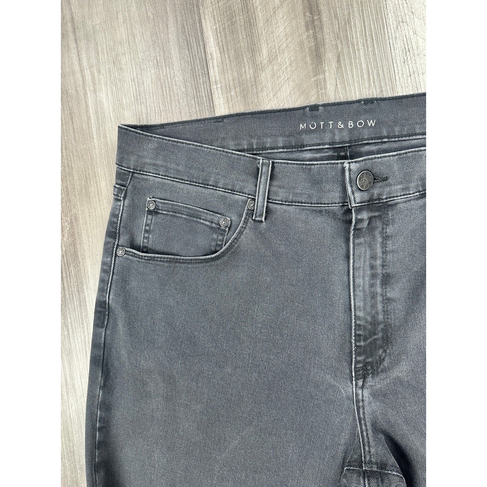 Mott and Bow Straight Stone Washed Jean in Black — Size 36x32 // Preowned