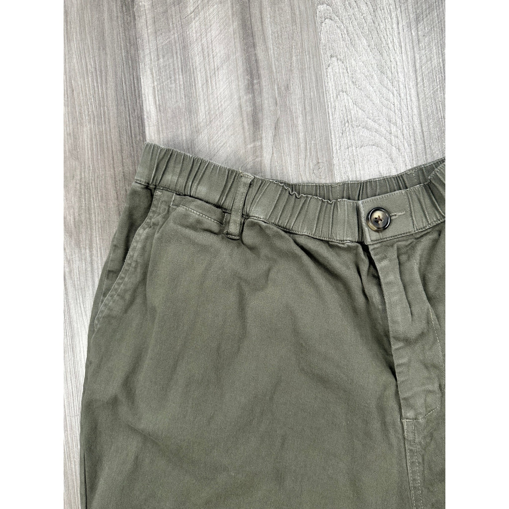 Cove 5" Chino Shorts in Olive Green — Size 38 // Preowned