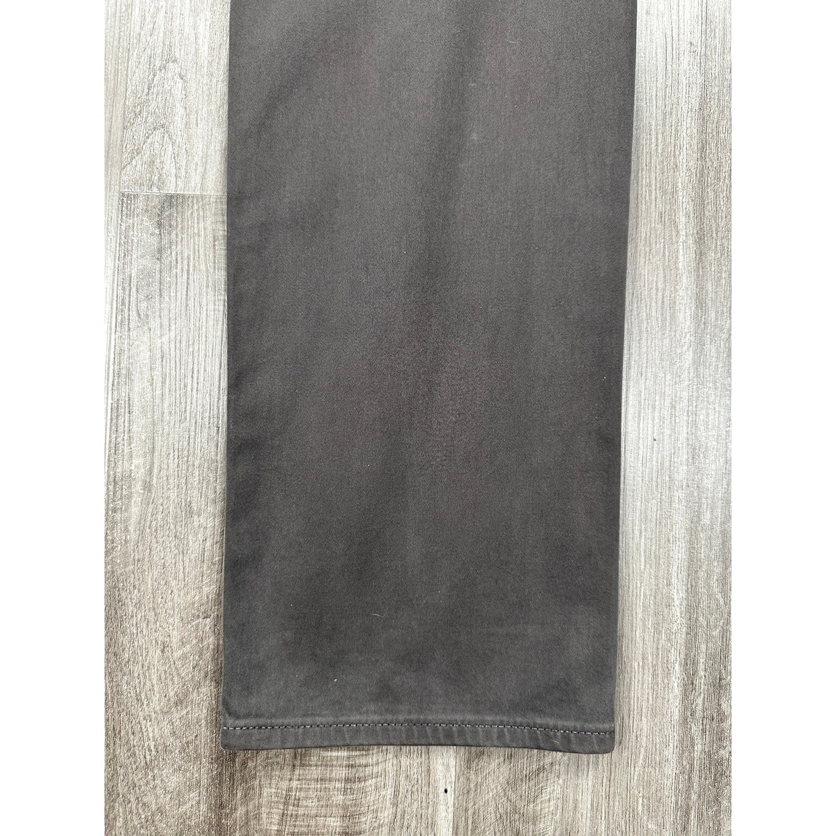 AG Adriano Goldschmied The Graduate Tailored Leg Sueded Stretch Sateen Chino Jeans — Size 32x32 // Preowned