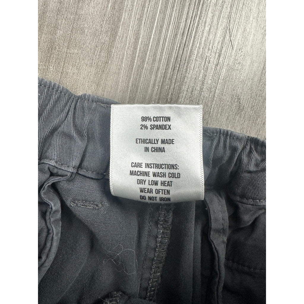 Cove 5" Chino Shorts in Charcoal — Size 38 // Preowned