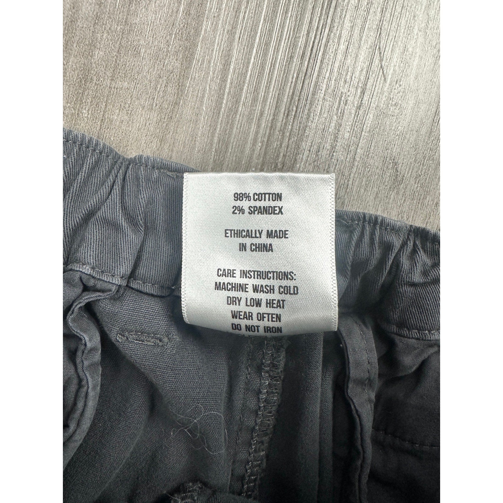 Cove 5" Chino Shorts in Charcoal — Size 38 // Preowned
