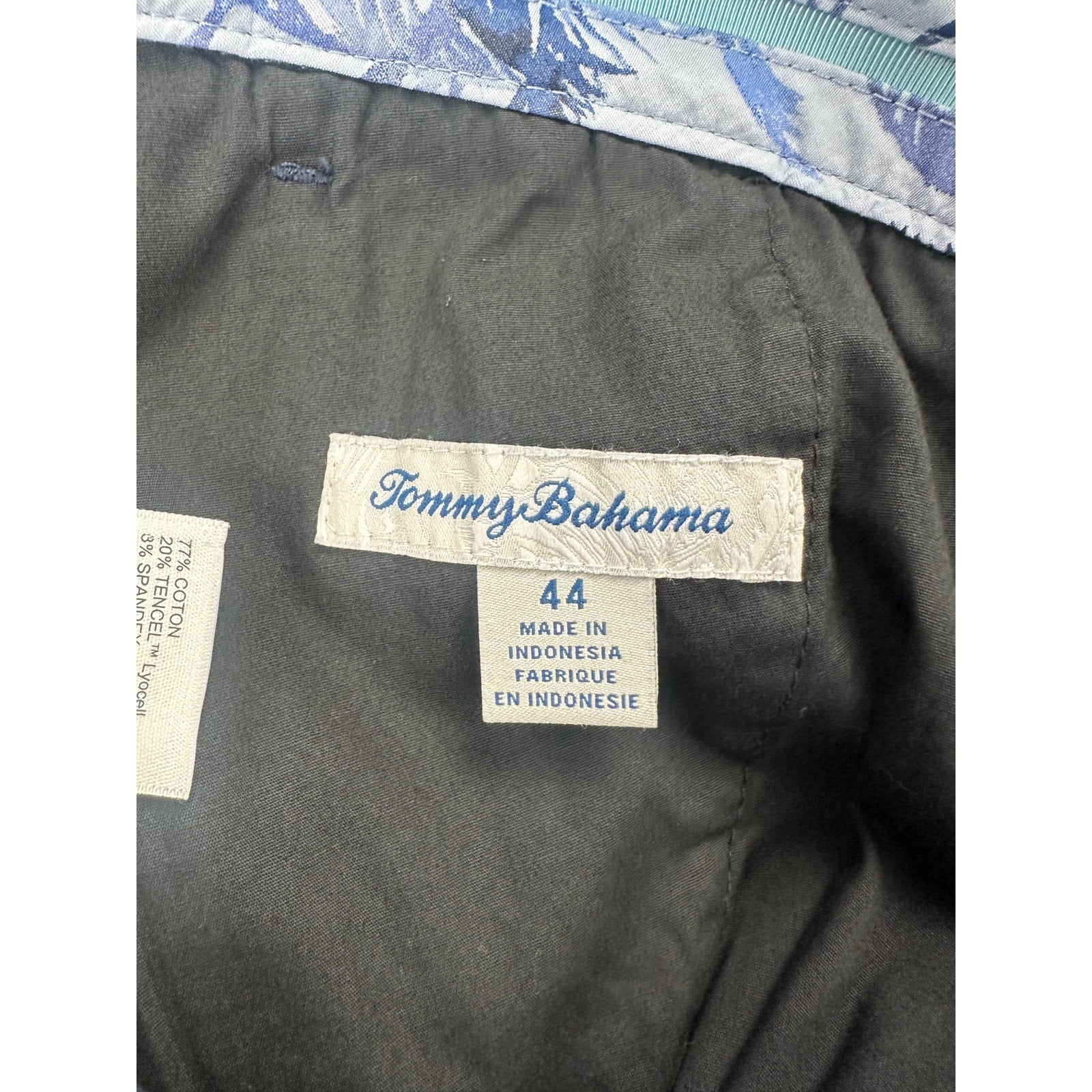 Tommy Bahama Boracay 12" Stretch Chino Shorts in Maritime Navy — Size 44