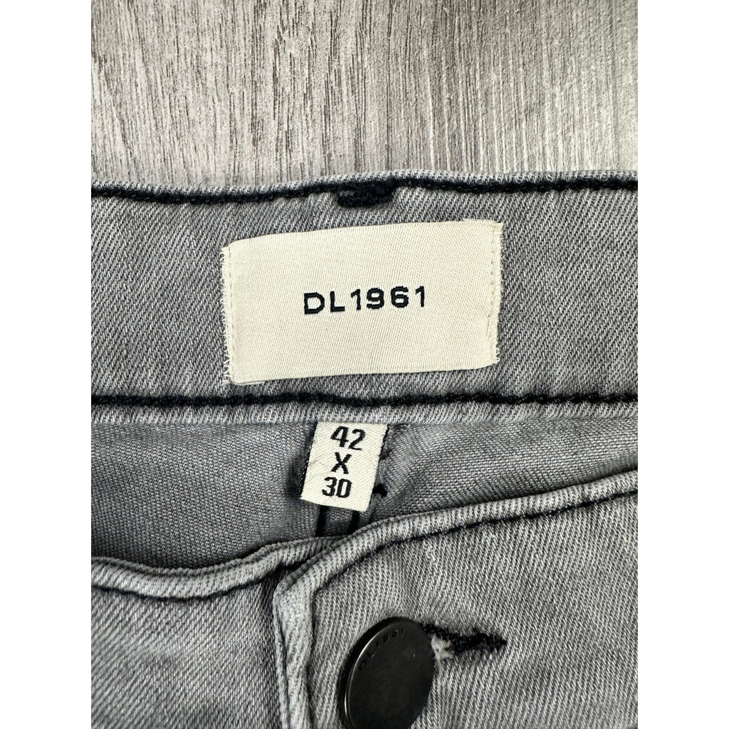 DL1961 Avery Relaxed Straight Jeans — Size 42x30