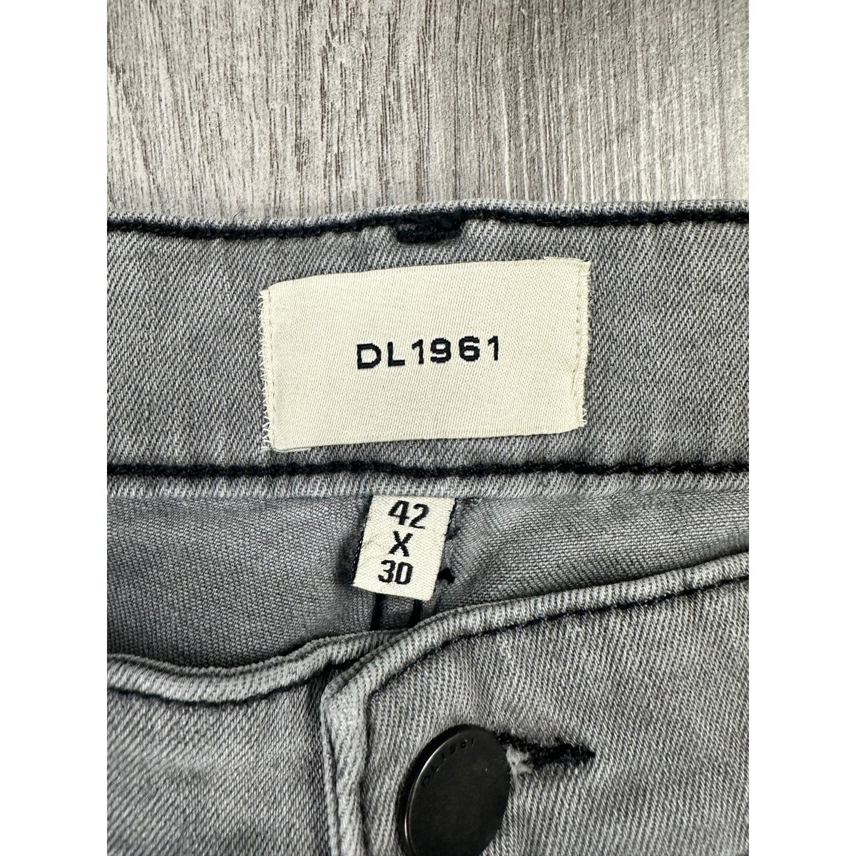 DL1961 Avery Relaxed Straight Jeans — Size 42x30