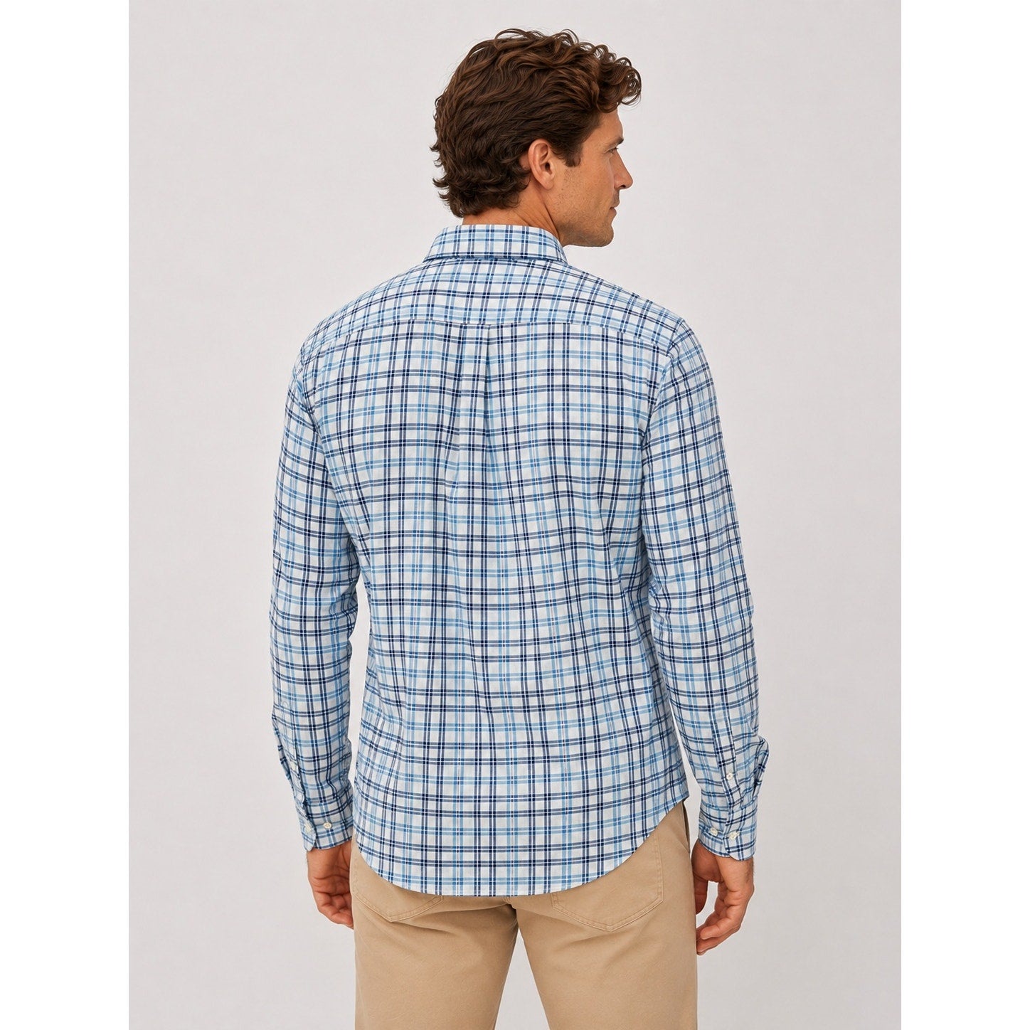 Vineyard Vines Slim Fit Tucker Shirt in Light Blue Navy White Plaid — Size Large