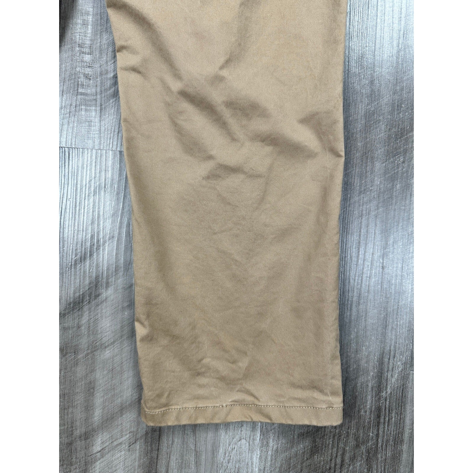 Under 510 Slim Tapered Fit Chino Pants in Tan — Size 36x27 // Preowned