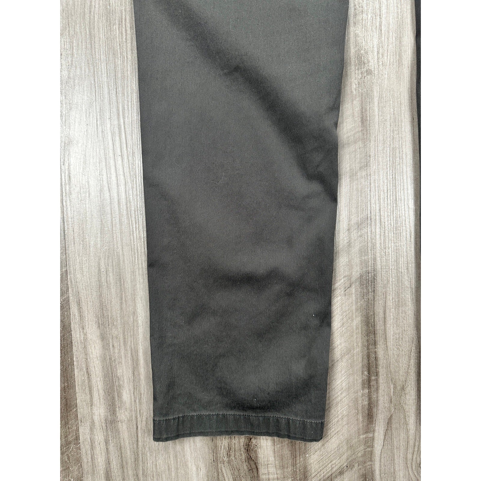 Birddogs Stretch Performance Khakis in Charcoal Grey — Size 34x34 // Preowned