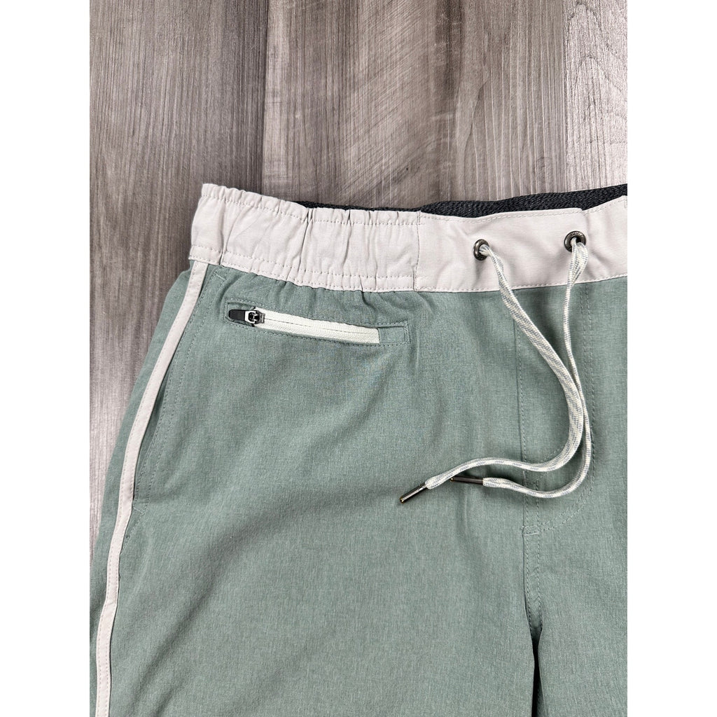 Vuori Banks Performance Athletic Shorts in Light Sage Green Gray and Gray — Size Small // Preowned
