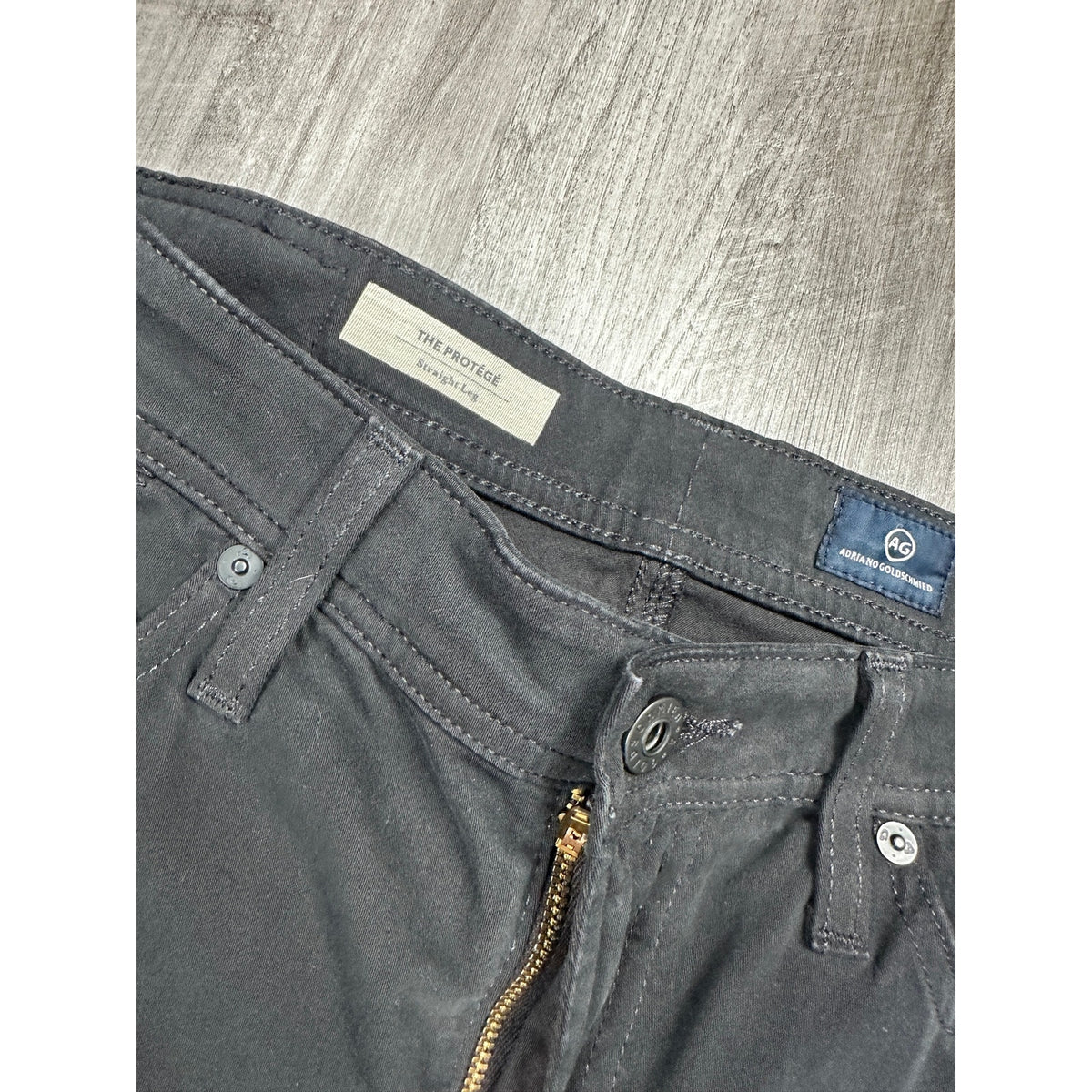 AG Adriano Goldschmied The Protégé Straight Leg Sueded Sateen Stretch Chino Jeans — Size 30x34 // Preowned