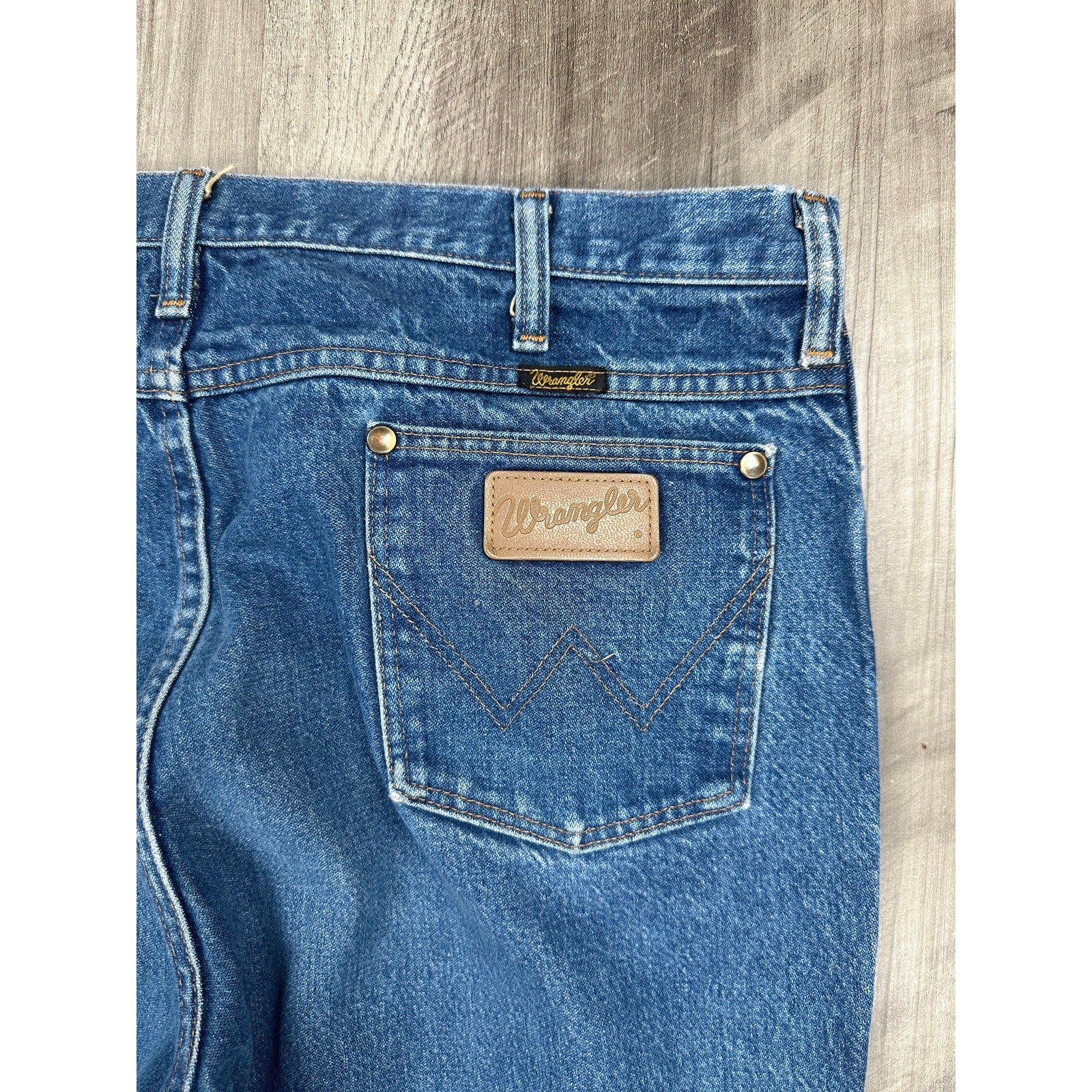 Wrangler Made in USA Cowboy Cut Slim Fit Prewashed Jeans in Blue — Size 39x36 // Preowned