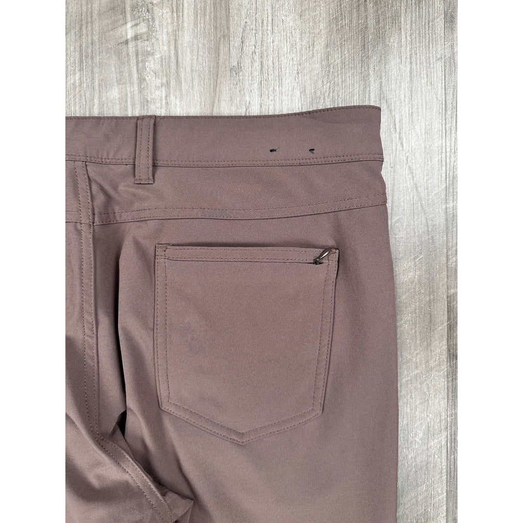 Mizzen+Main Helmsman Performance Slim Fit Chino Pants in Brown — Size 34x32 // Preowned