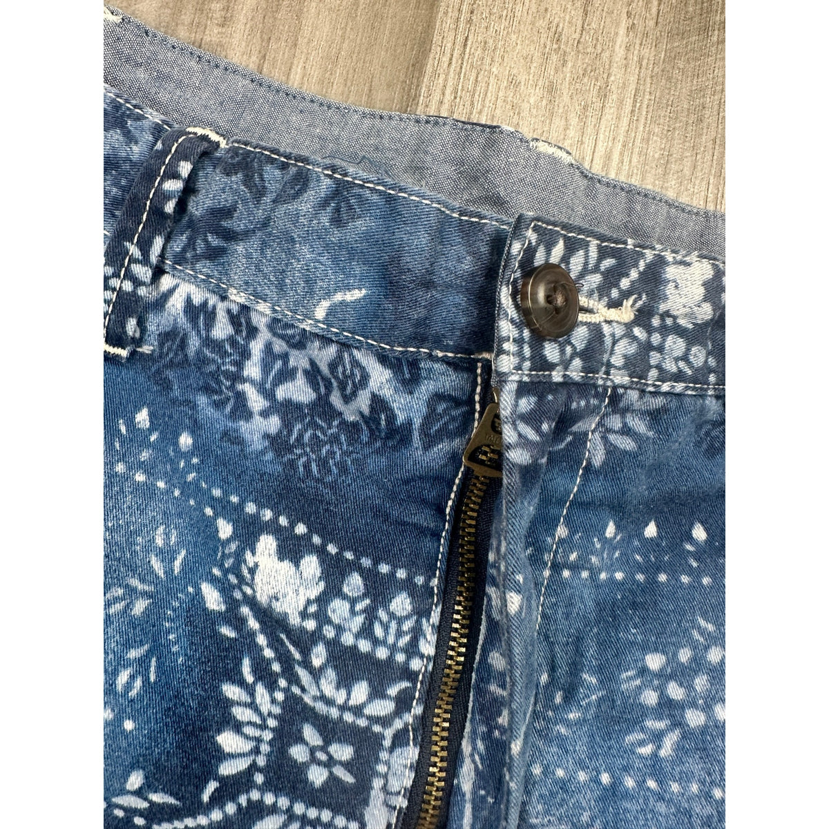 Polo Ralph Lauren Indigo Bandana Motif-Dye Chambray Shorts — Size 38 // Preowned