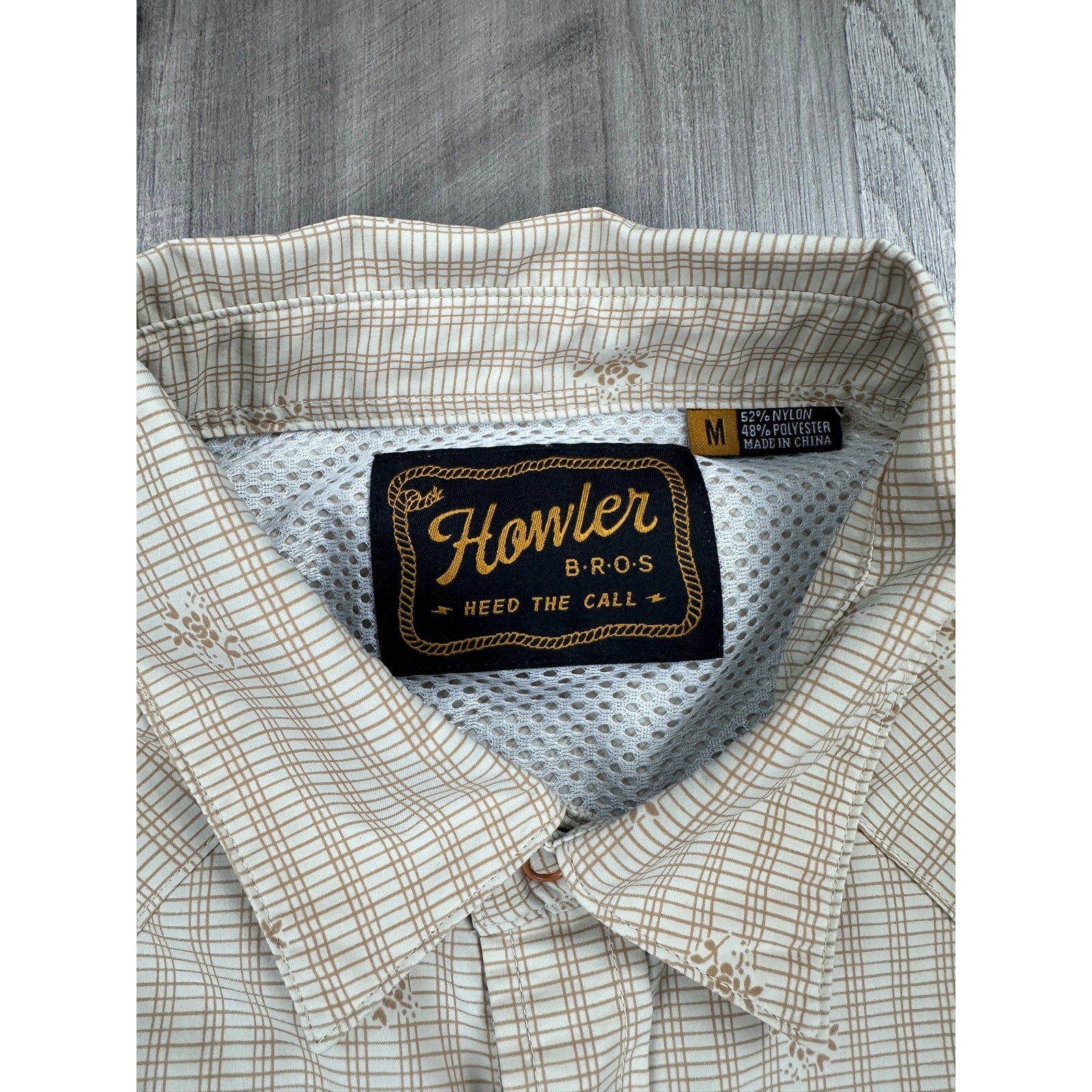 Howler Bros. H Bar B Tech Supernova Stripe Long Sleeve Snap Button in Leche — Size Medium // Preowned