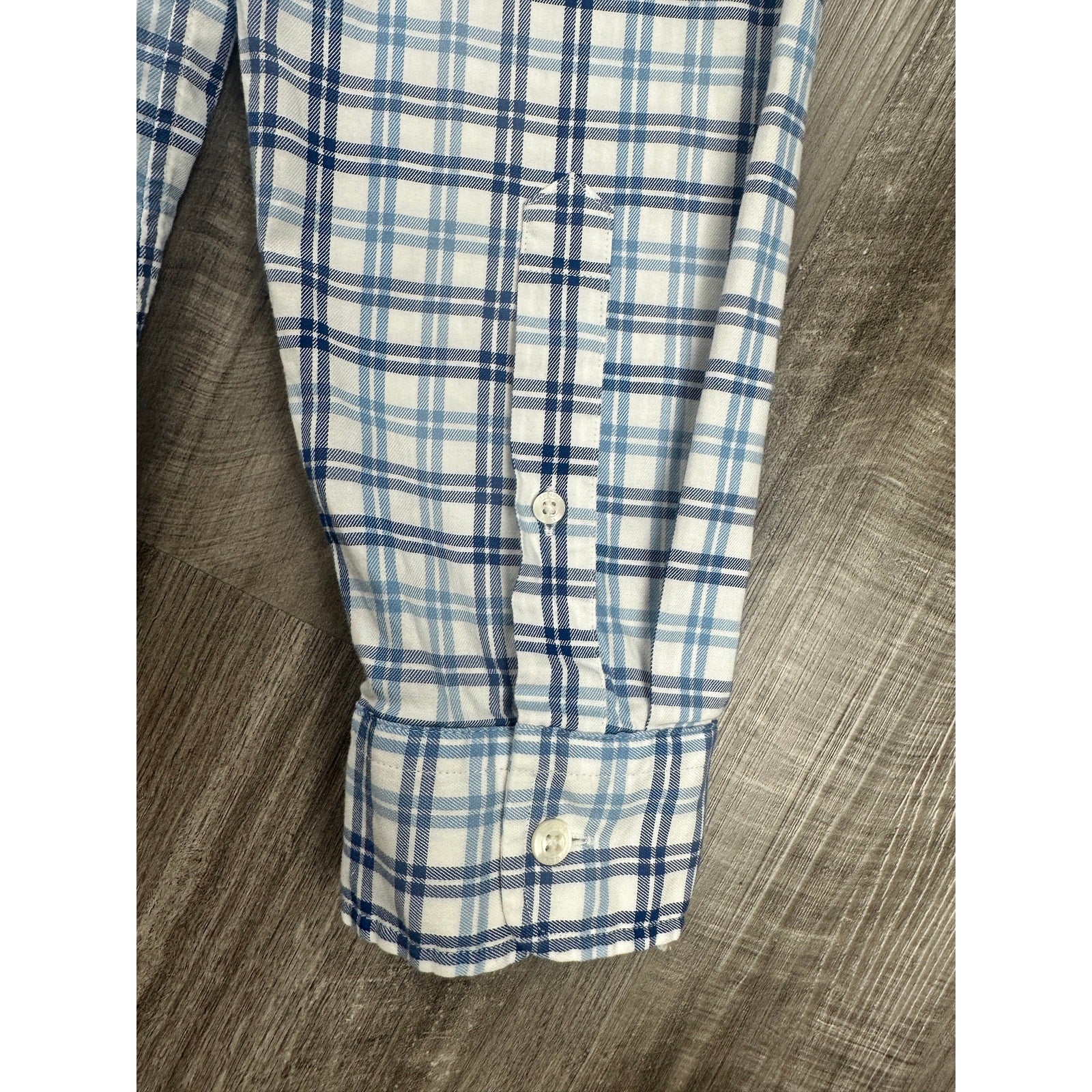 Vineyard Vines Slim Fit Tucker Shirt in Light Blue Navy White Plaid — Size Large