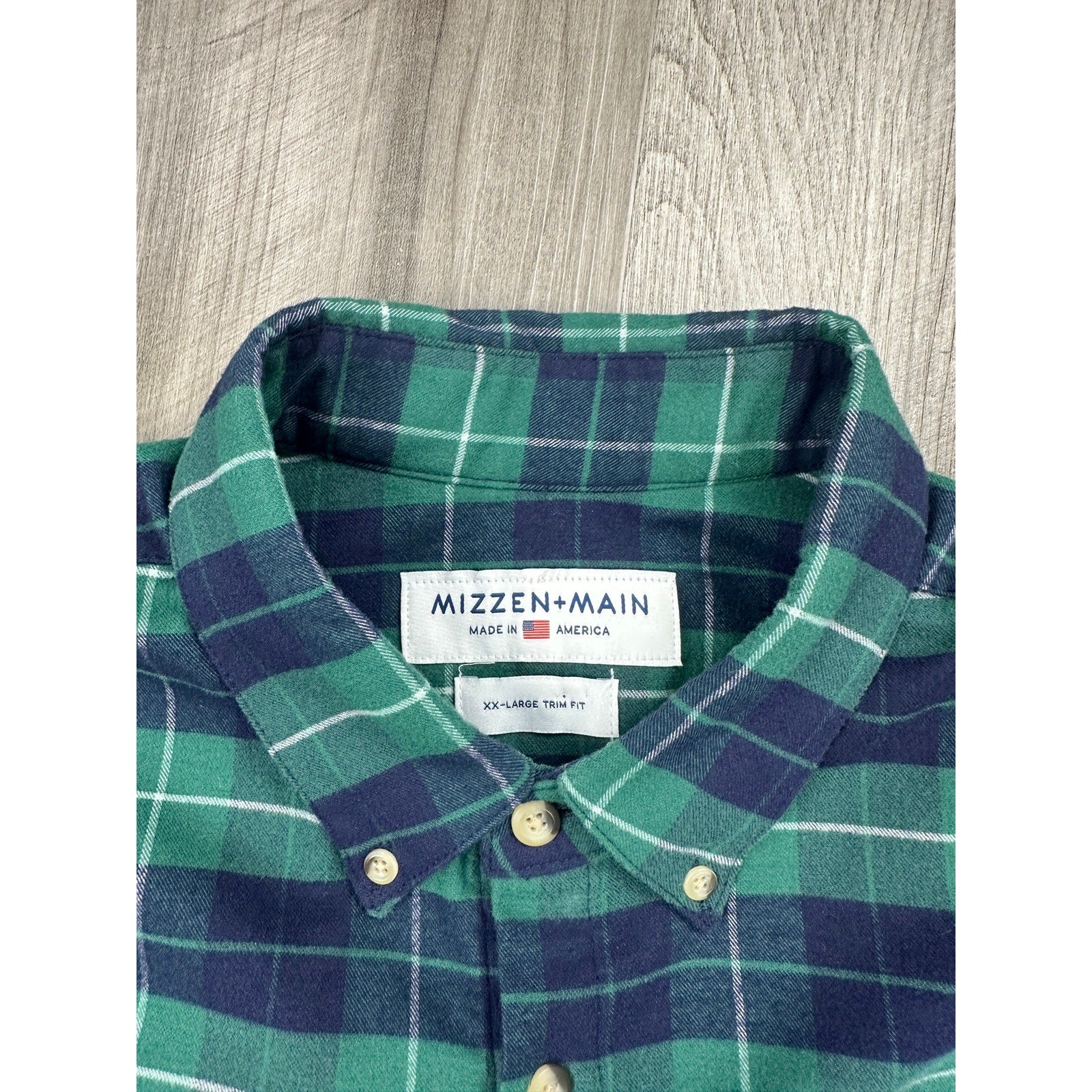 Mizzen+Main Flannel Plaid Trim Fit Long Sleeve Button Down in Green, Navy and White — Size 2XL // Preowned