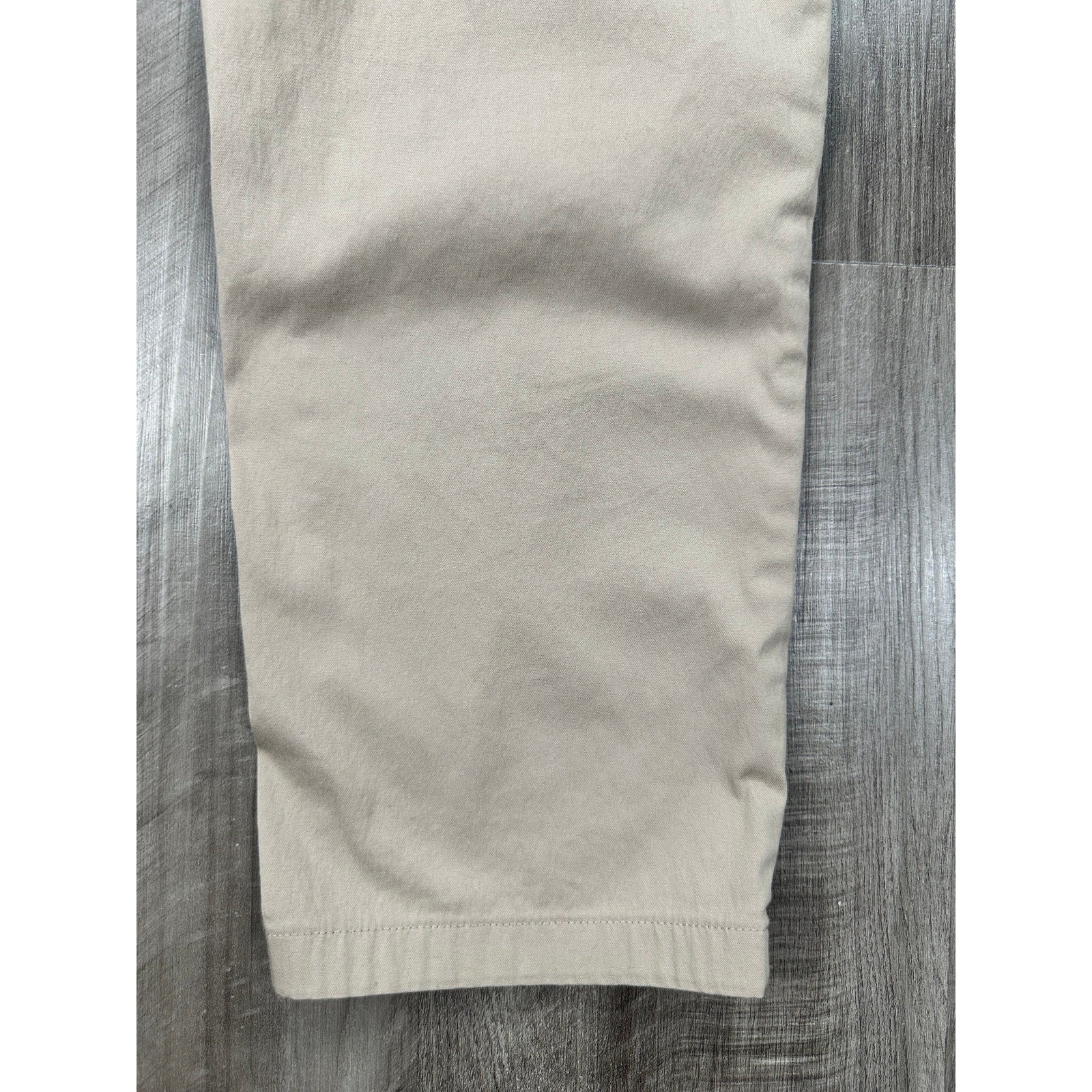 Birddogs Stretch Performance Khakis in Khaki — Size 38x32 // Preowned