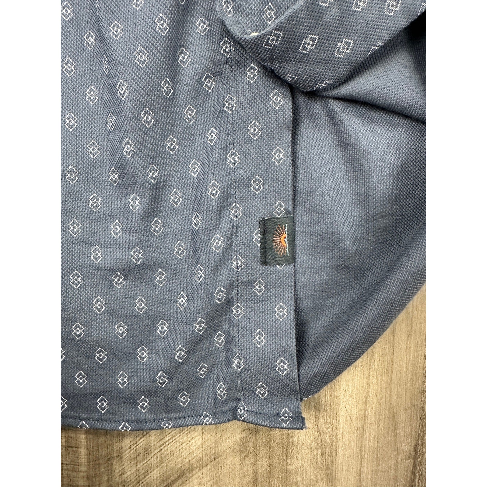 Faherty Movement Monterey Short Sleeve Button Down in Navy Dusk Diamond — Size Large // Preowned