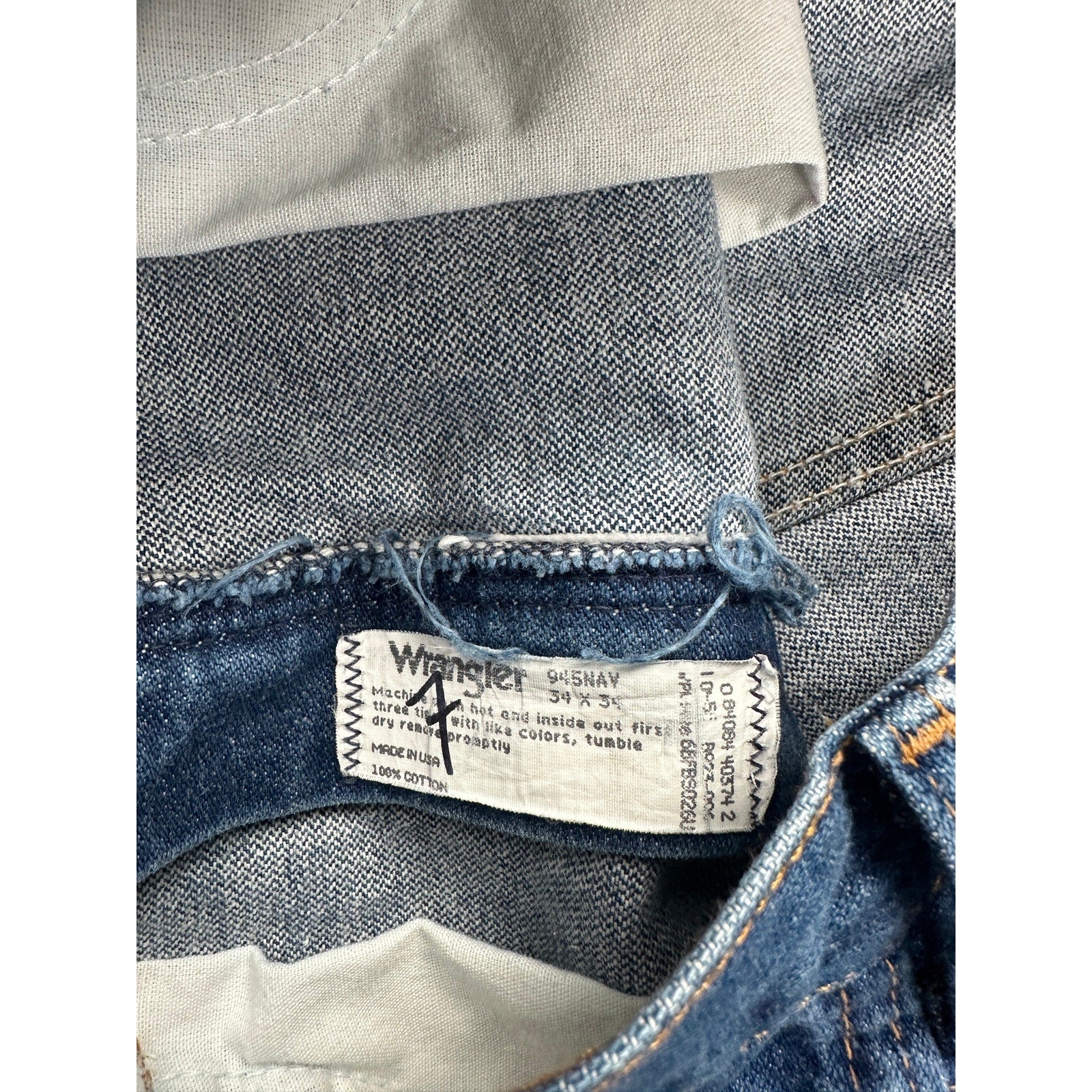 Wrangler Vintage Made in USA Cowboy Cut Regular Fit Jean in Blue — Size 34x34 // Preowned