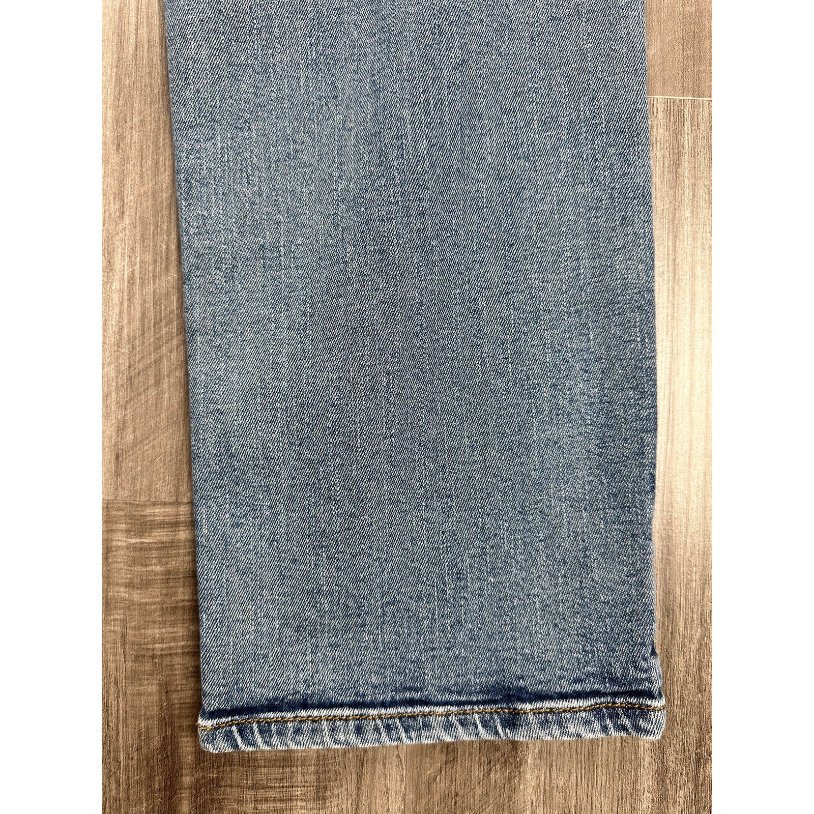 Orvis Five Pocket Straight Leg Stretch Jean in Blue — Size 32x30 // Preowned