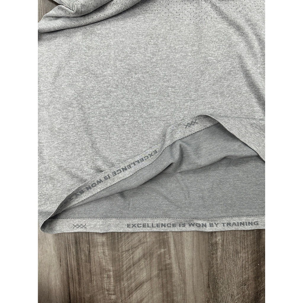 Rhone Versatility Perforated Yoke Quarter Zip Performance Pullover — Size Medium // Preowned
