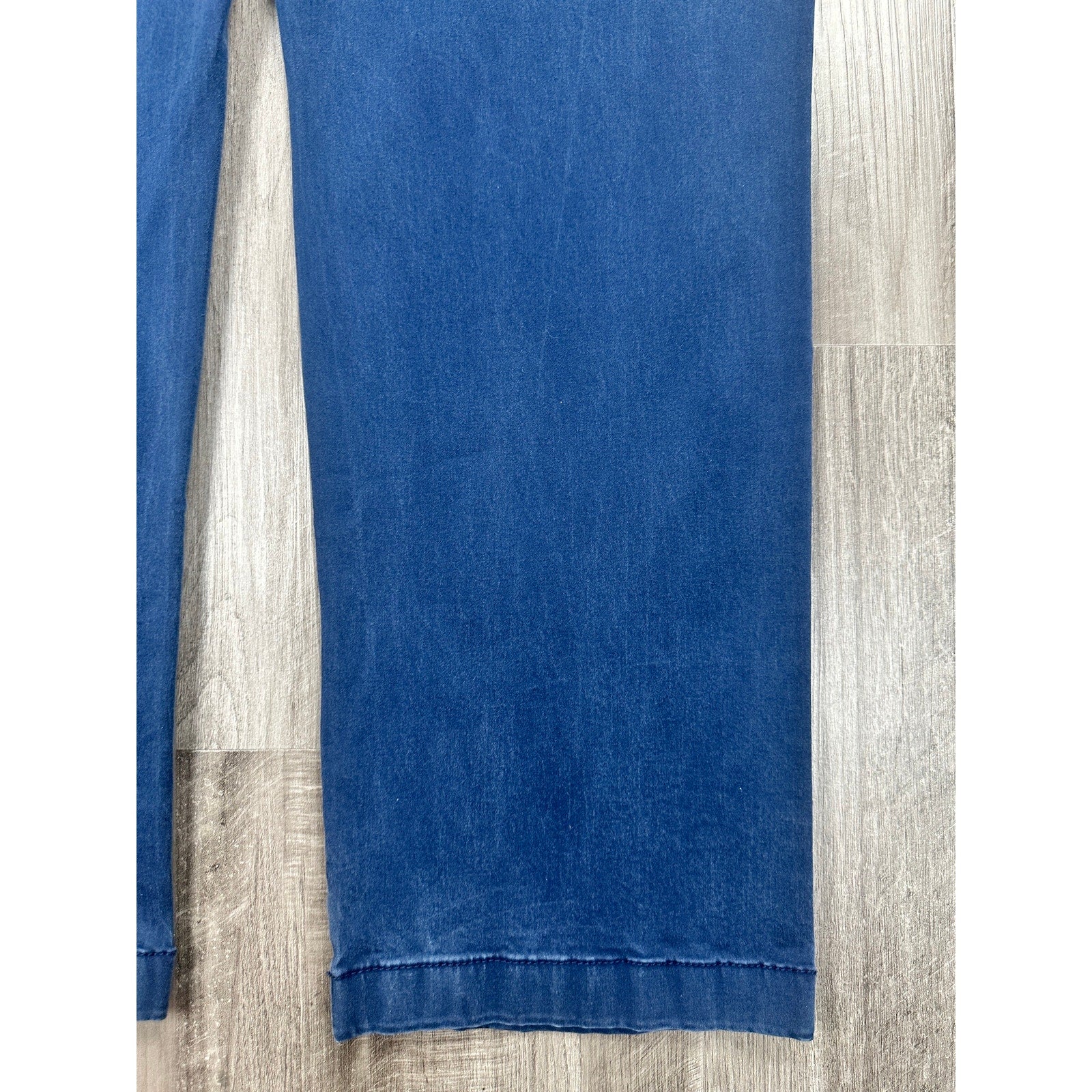 Tommy Bahama Boracay Island Chino Pants in Navy — Size 42x30 // Preowned