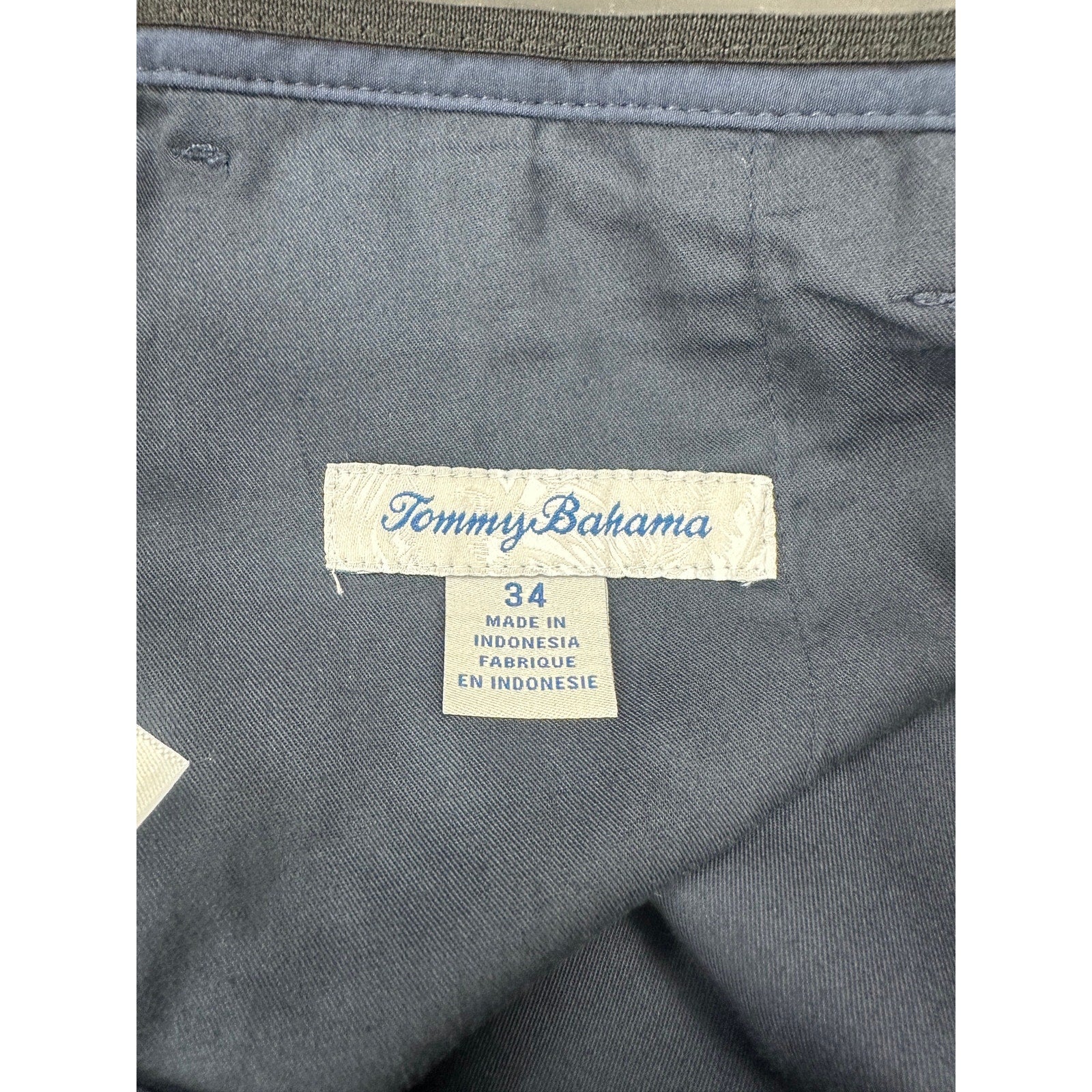 Tommy Bahama Regular Fit Basic Performance Shorts in Navy — Size 34