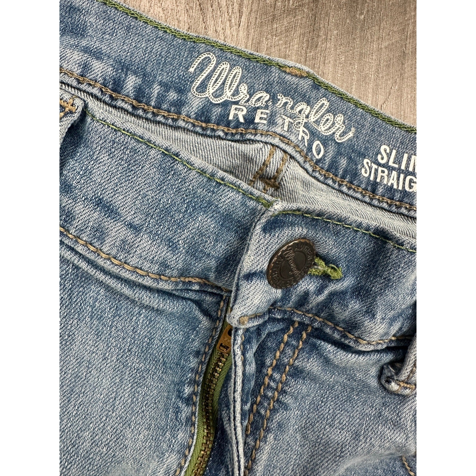 Wrangler Retro Slim Straight Jeans in Blue — Size 30x32 // Preowned